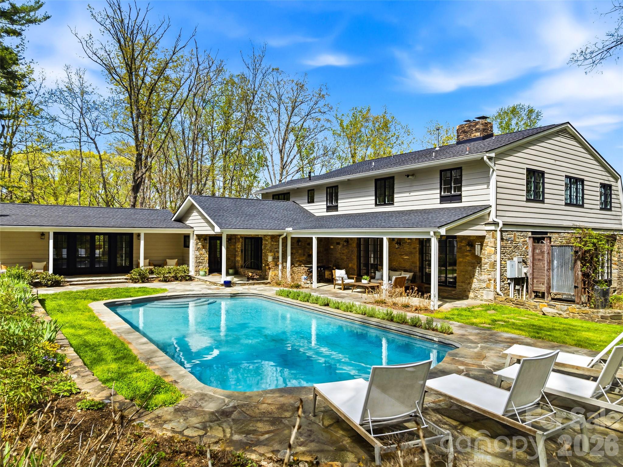 10 Kalimar Heights — Hendersonville