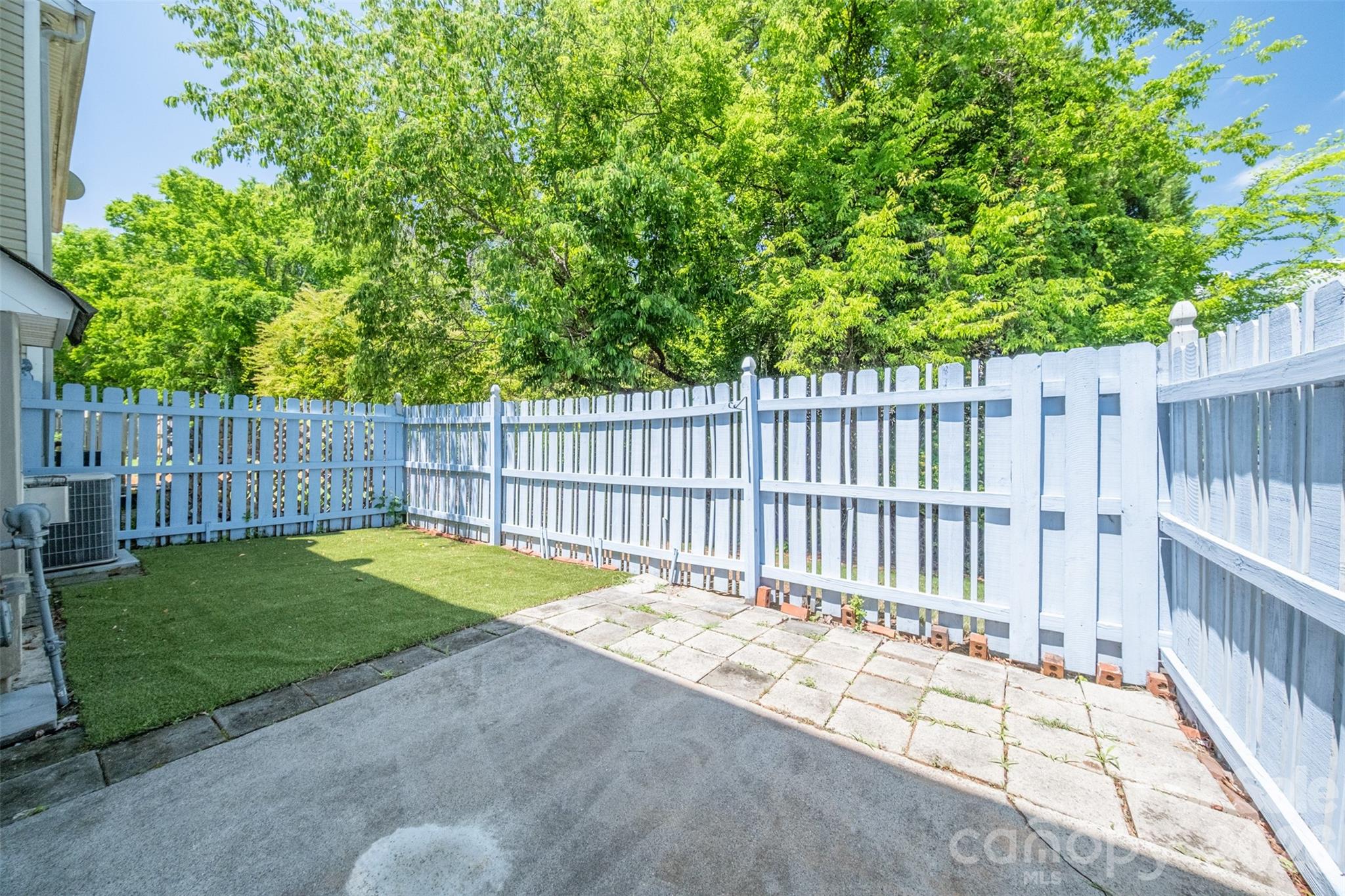 11730 Huxley Road — Charlotte