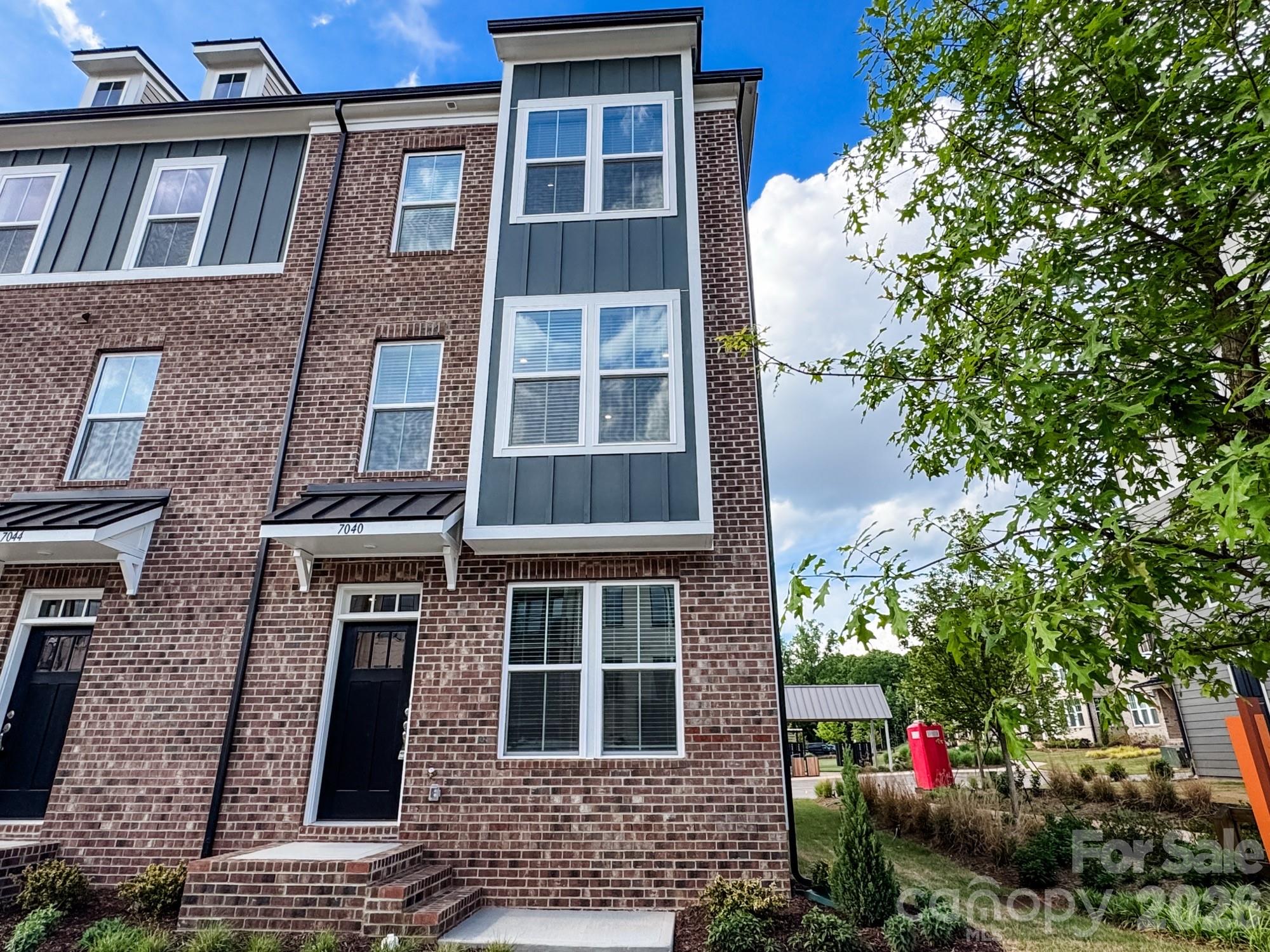 7040 Westrow Avenue — Charlotte
