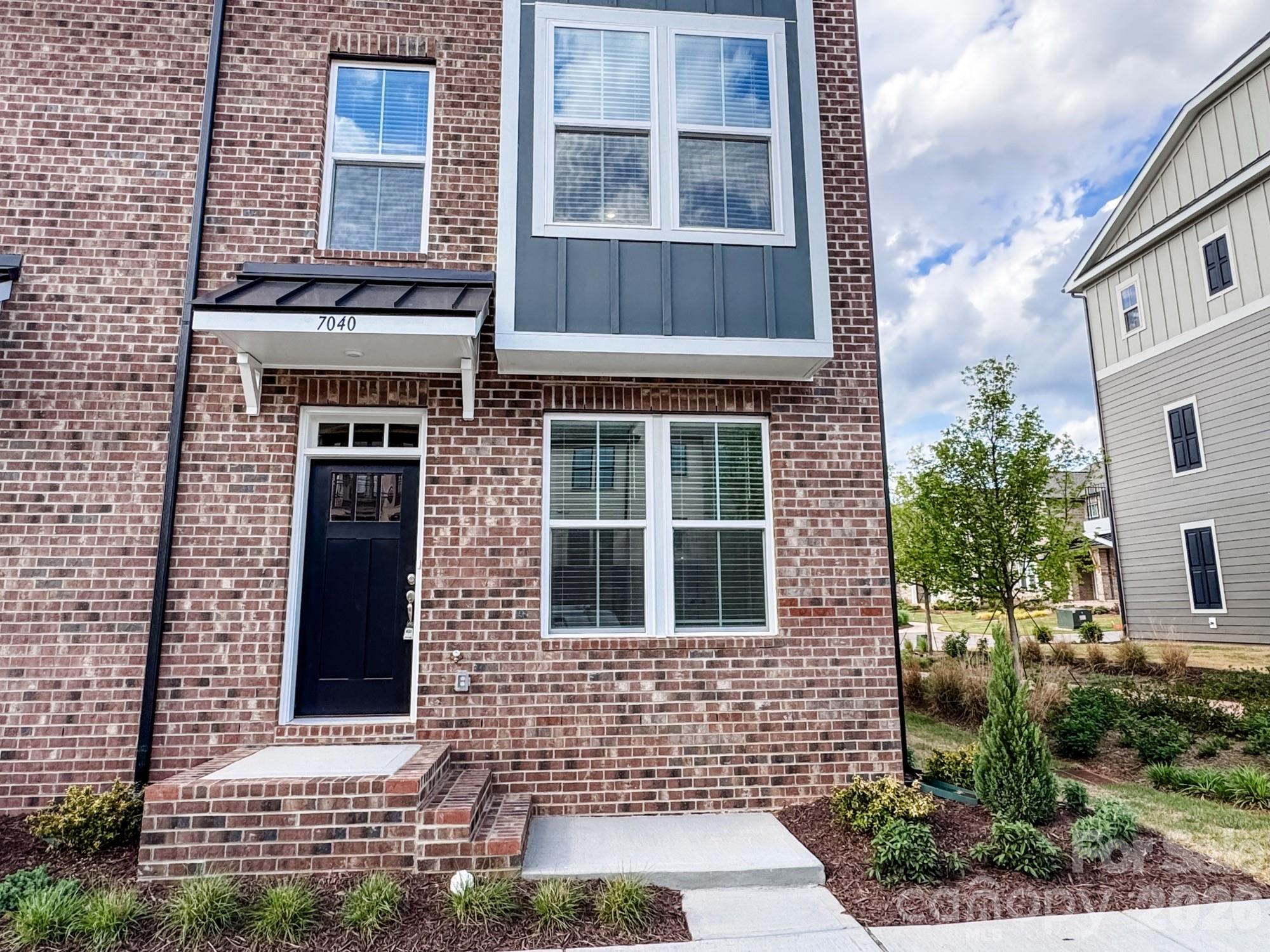7040 Westrow Avenue — Charlotte