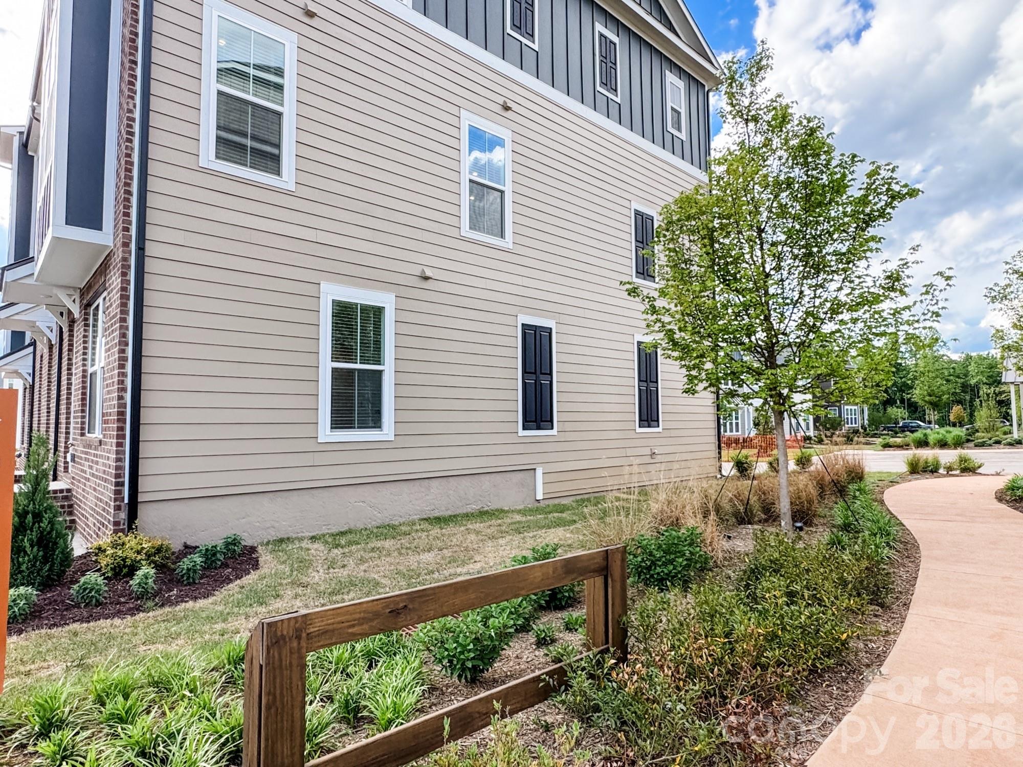 7040 Westrow Avenue — Charlotte