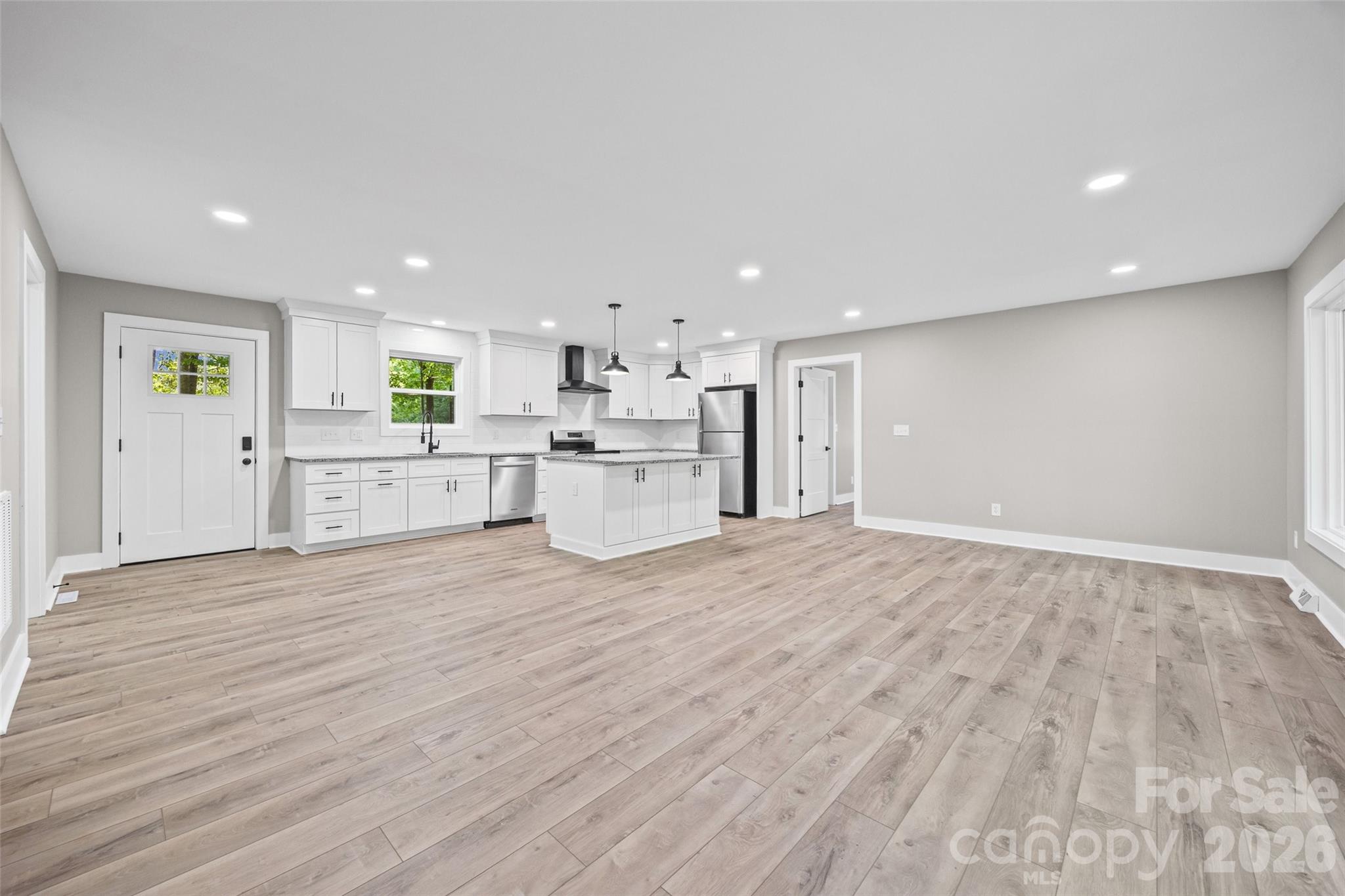 5950 Lake Wylie Road — Clover