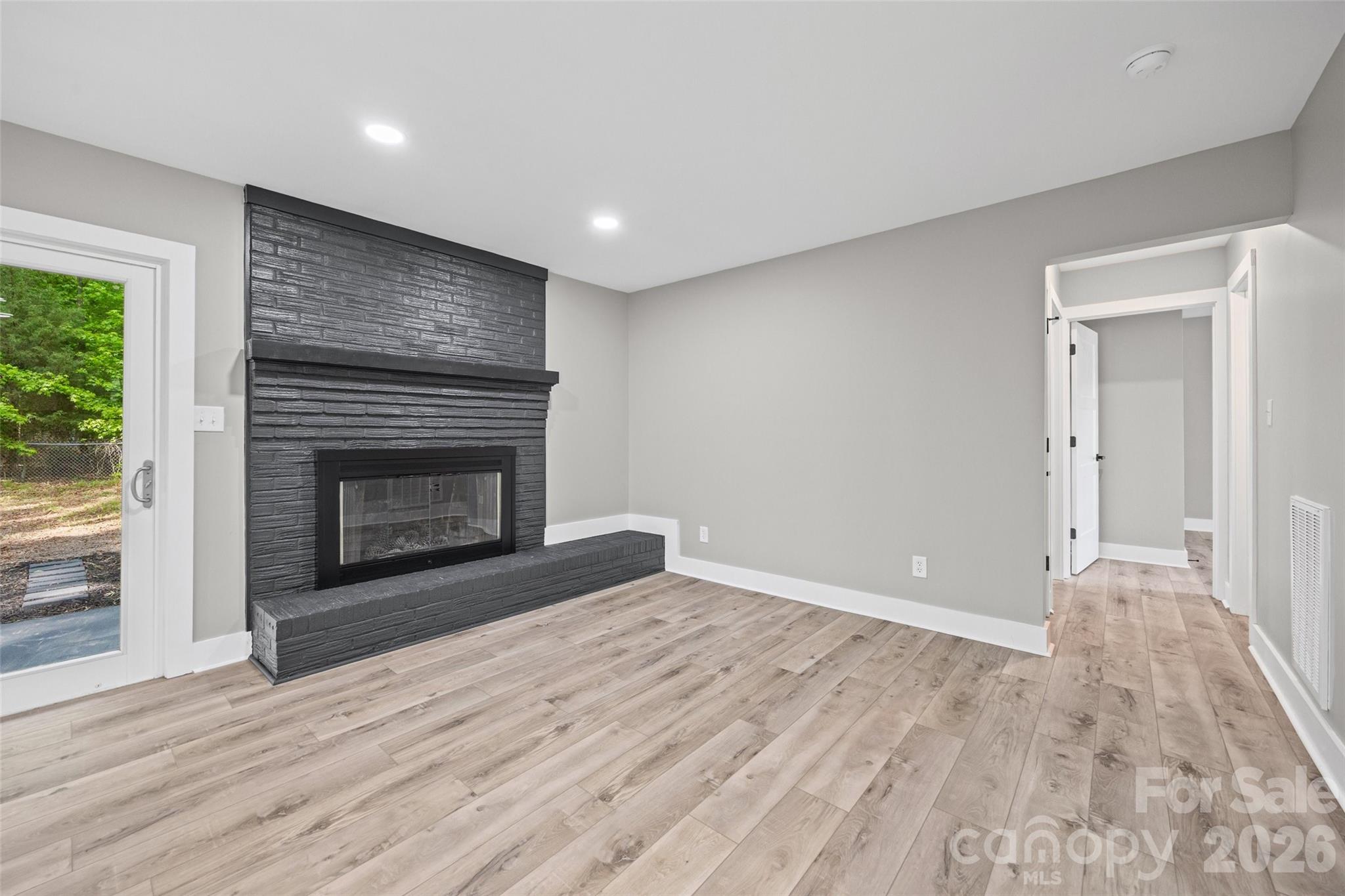 5950 Lake Wylie Road — Clover