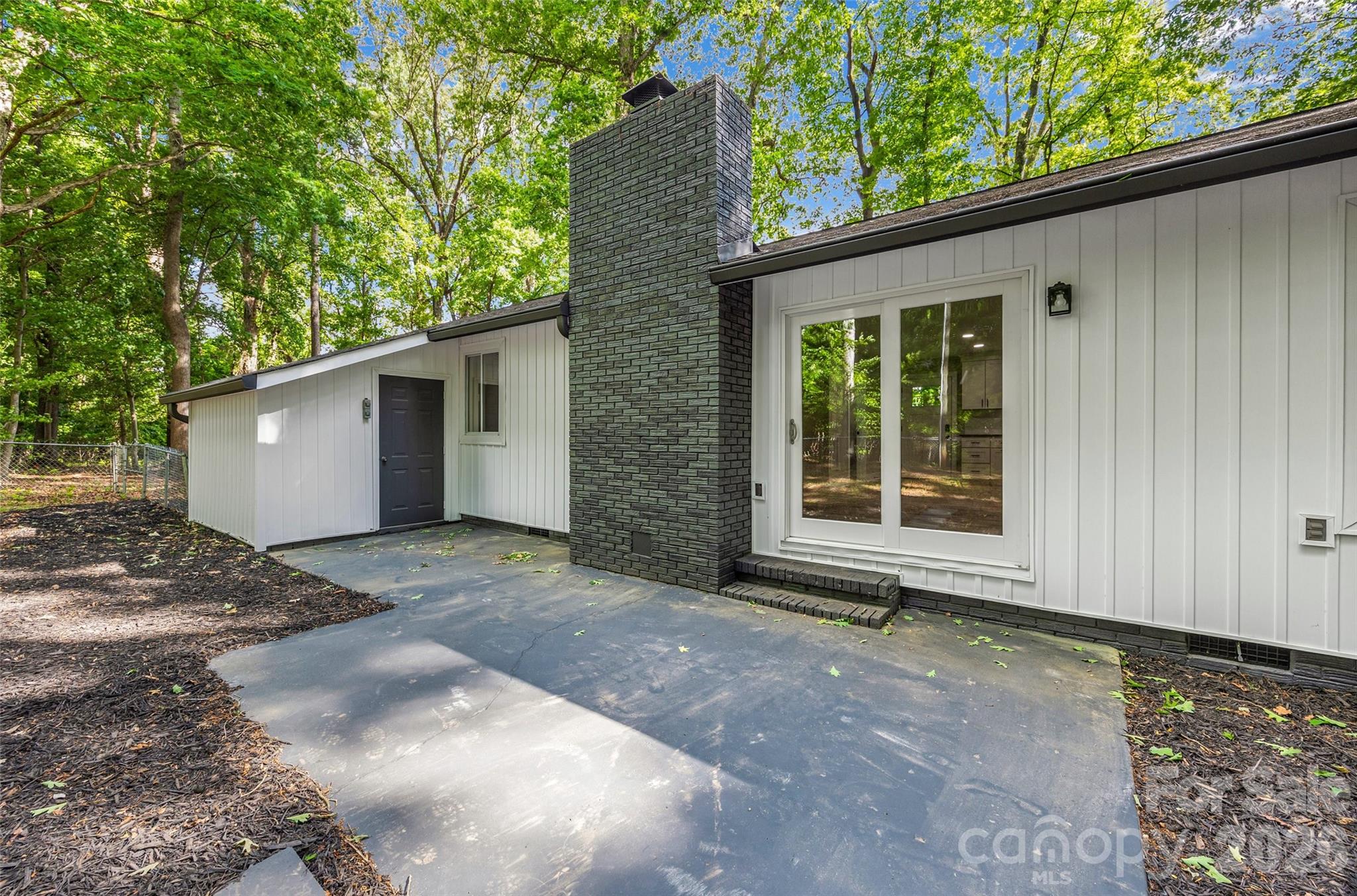 5950 Lake Wylie Road — Clover