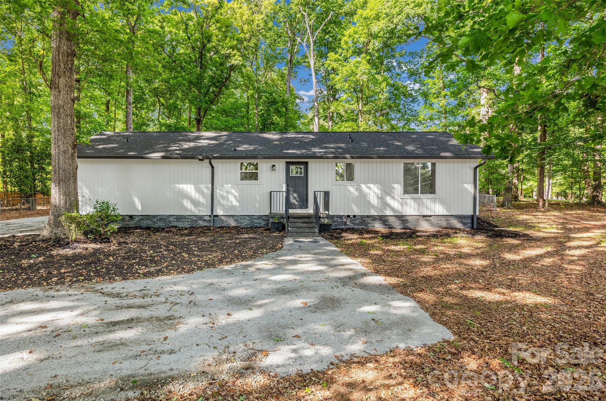 5950 Lake Wylie Road — Clover