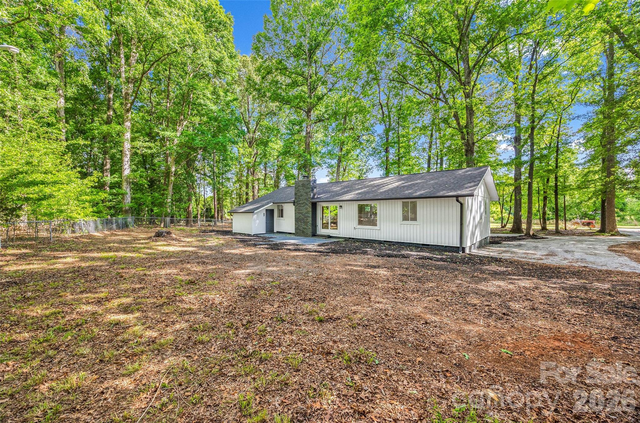 5950 Lake Wylie Road — Clover