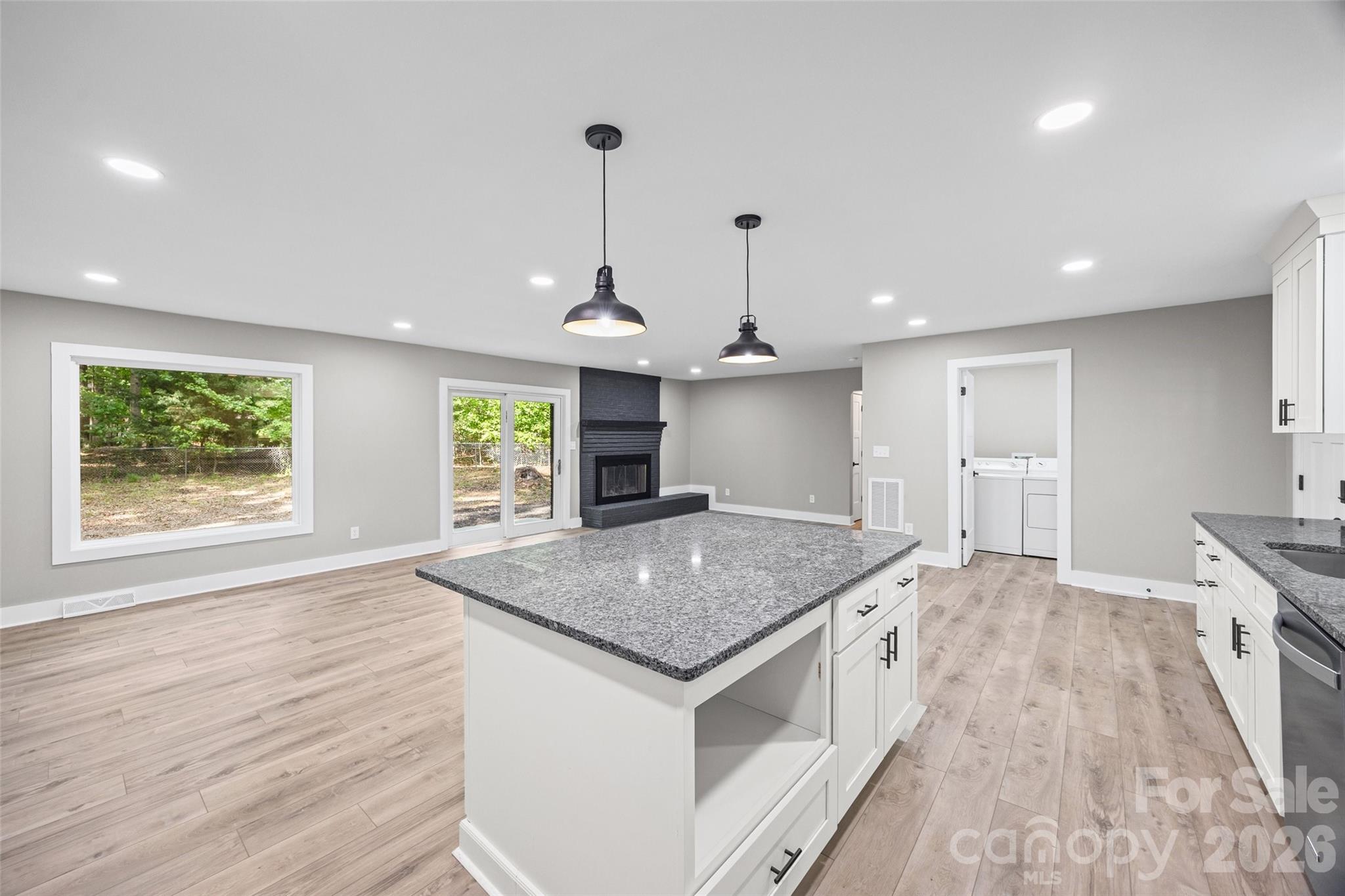 5950 Lake Wylie Road — Clover