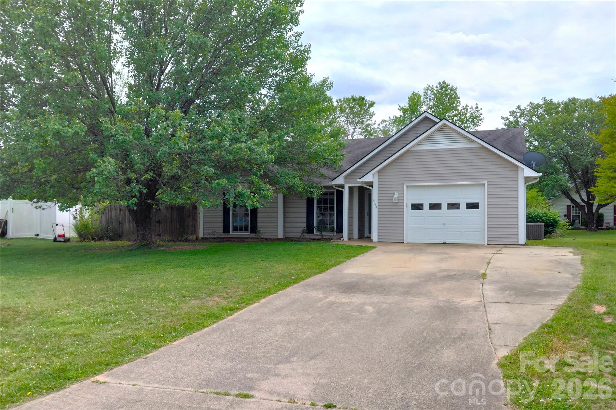1016 Thorncrest Drive — Fletcher