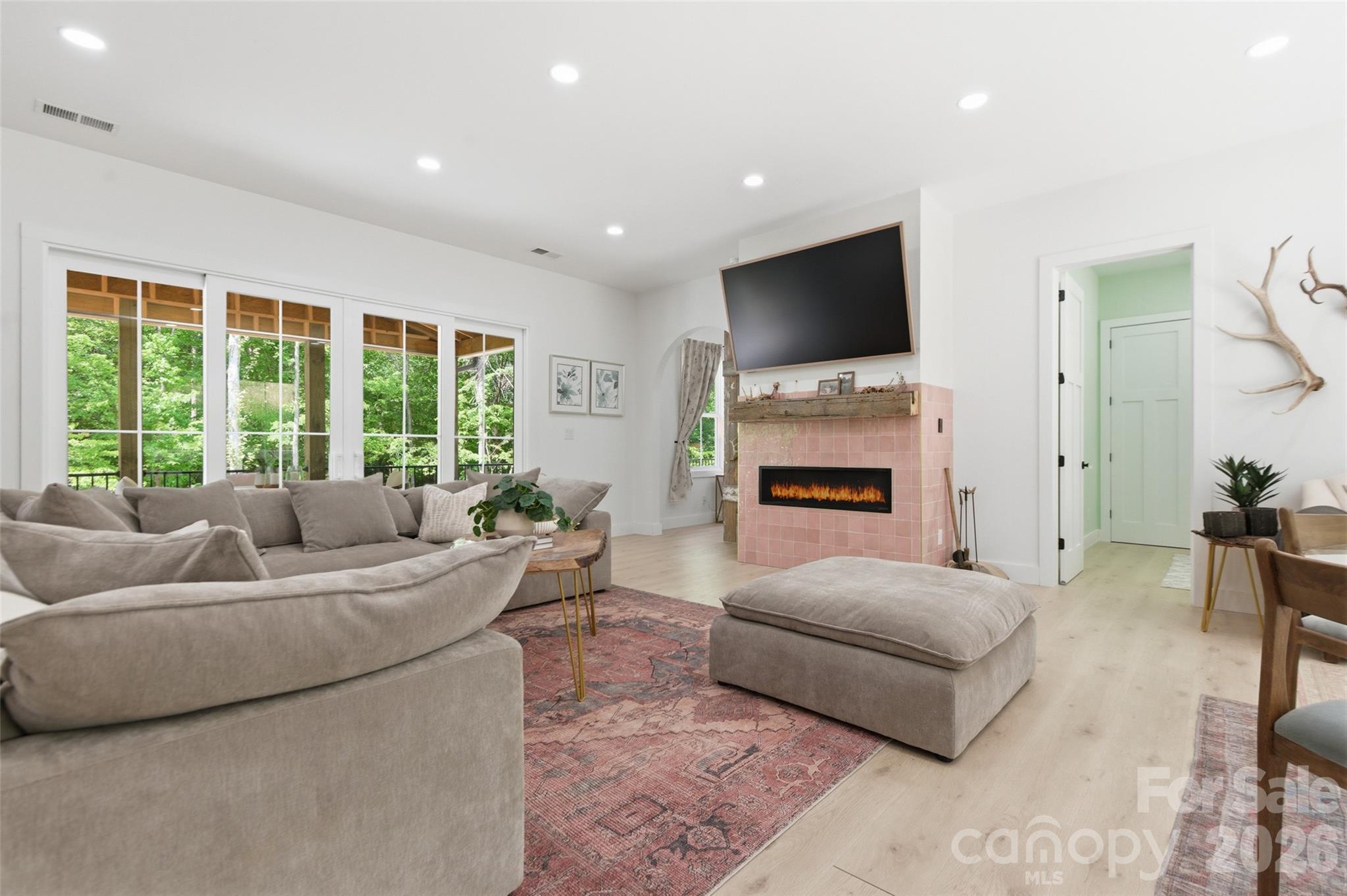 1325 Gateshead Lane — Matthews