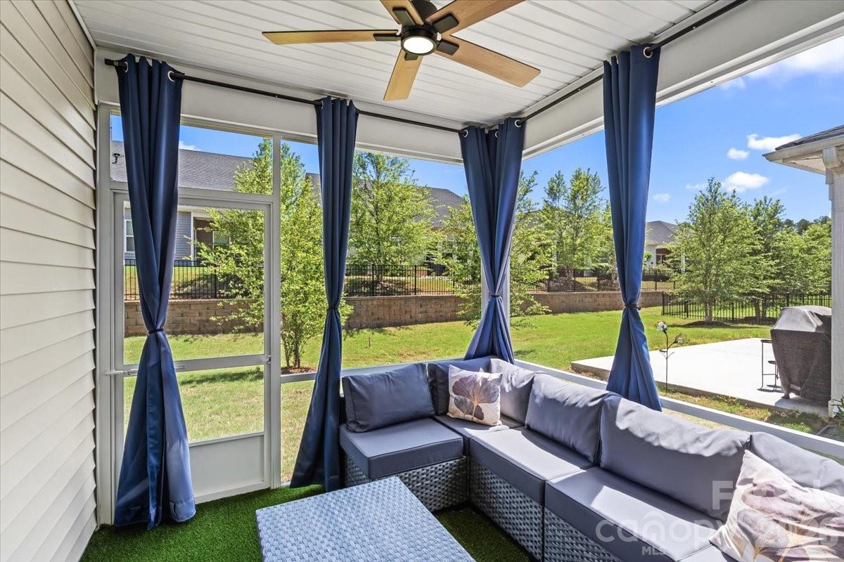9287 Dunwich Drive — Gastonia