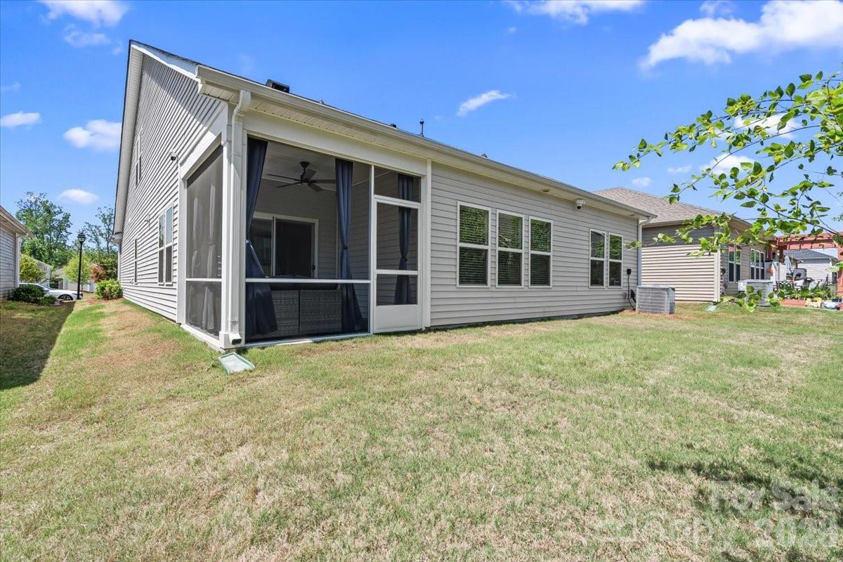 9287 Dunwich Drive — Gastonia