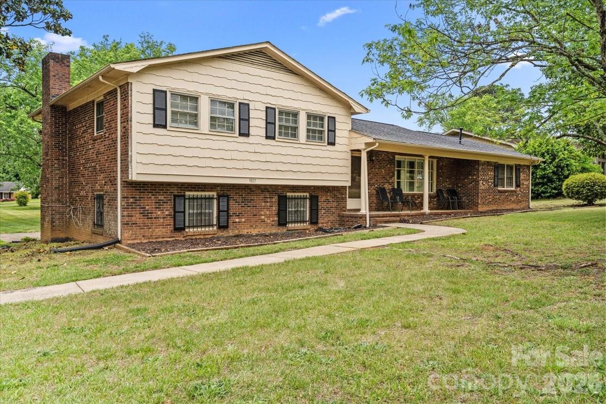 1527 Rhyne Street — Shelby