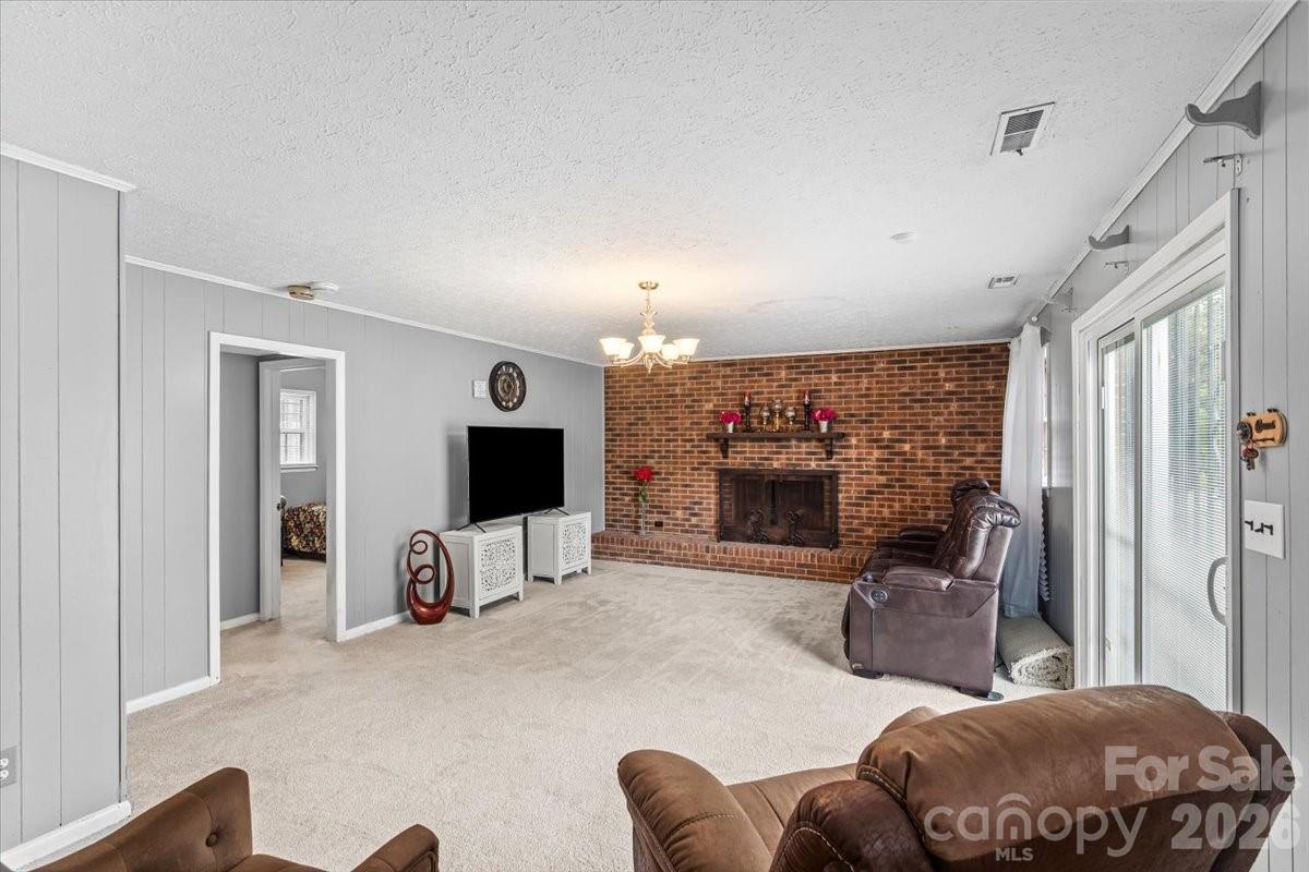 1527 Rhyne Street — Shelby