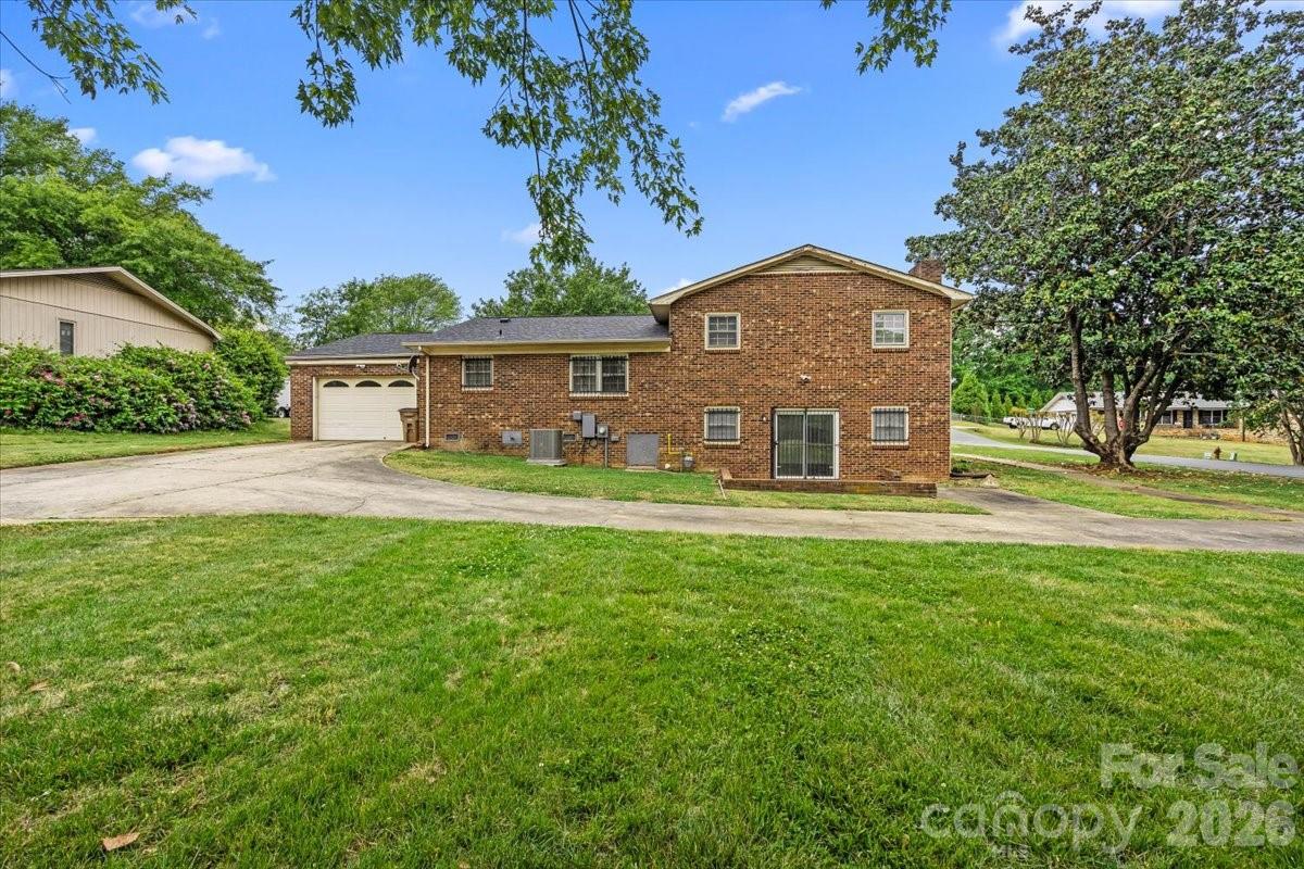 1527 Rhyne Street — Shelby