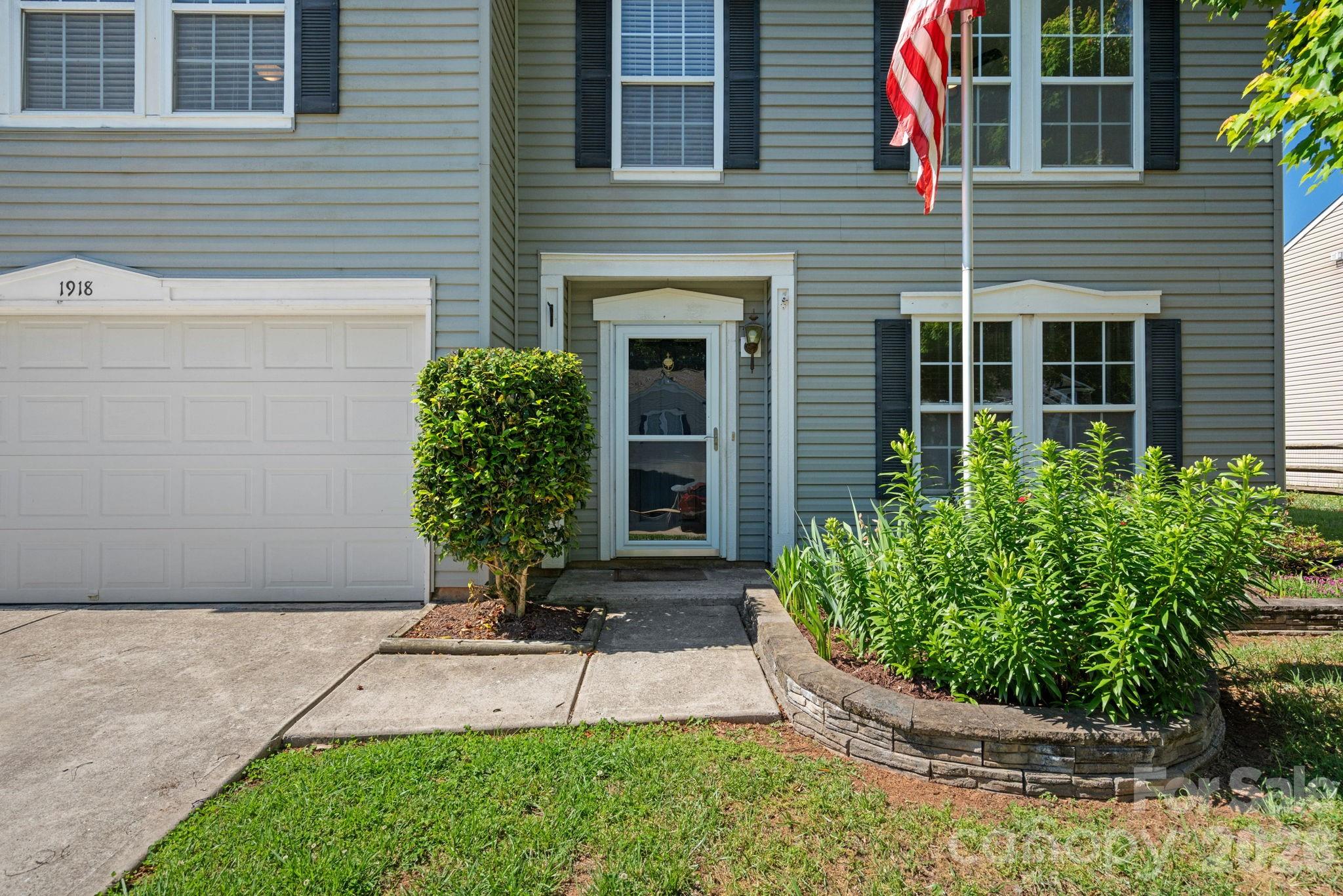 1918 Leesburg Drive — Clover