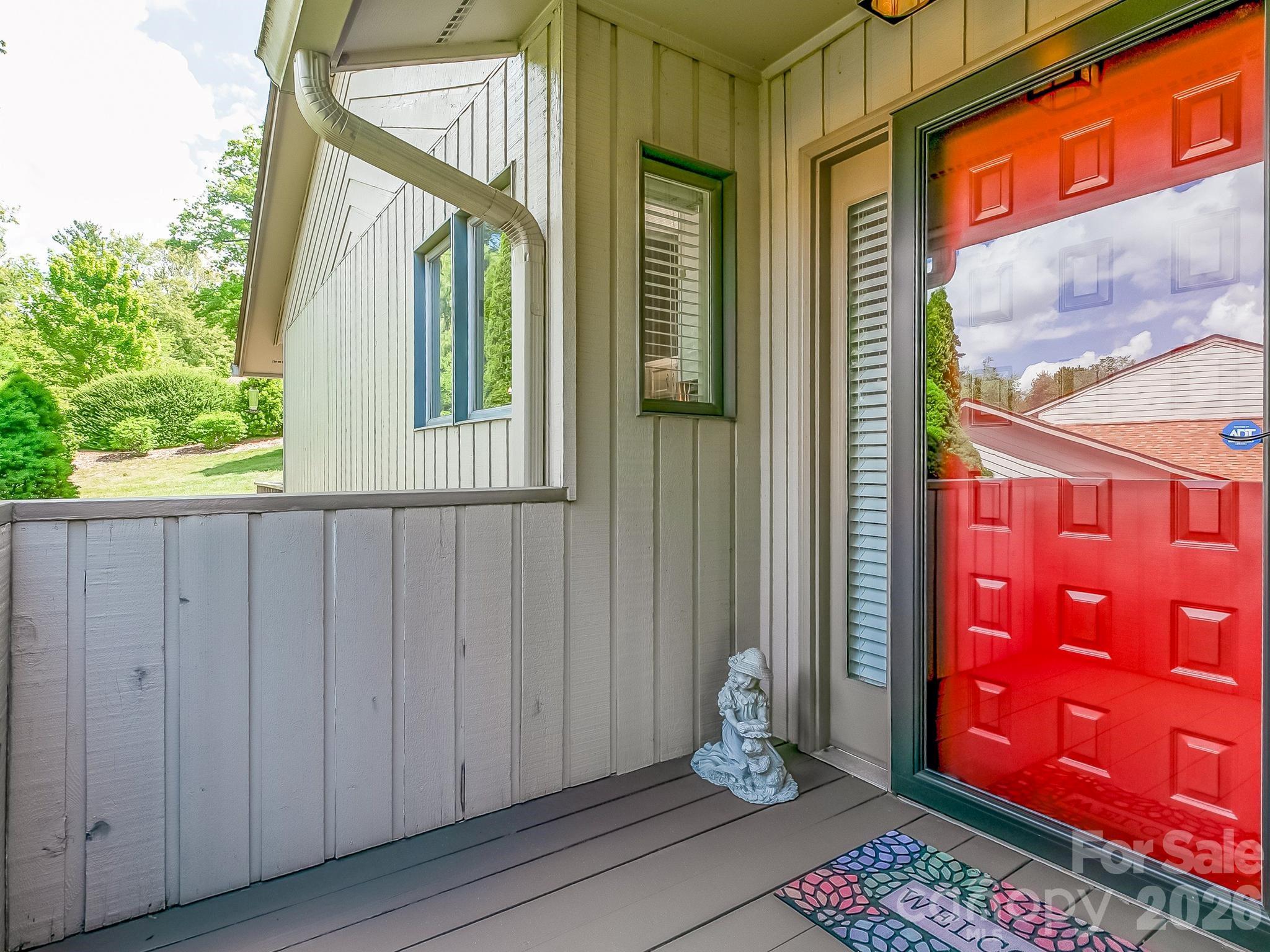 136 Deerlake Drive — Asheville