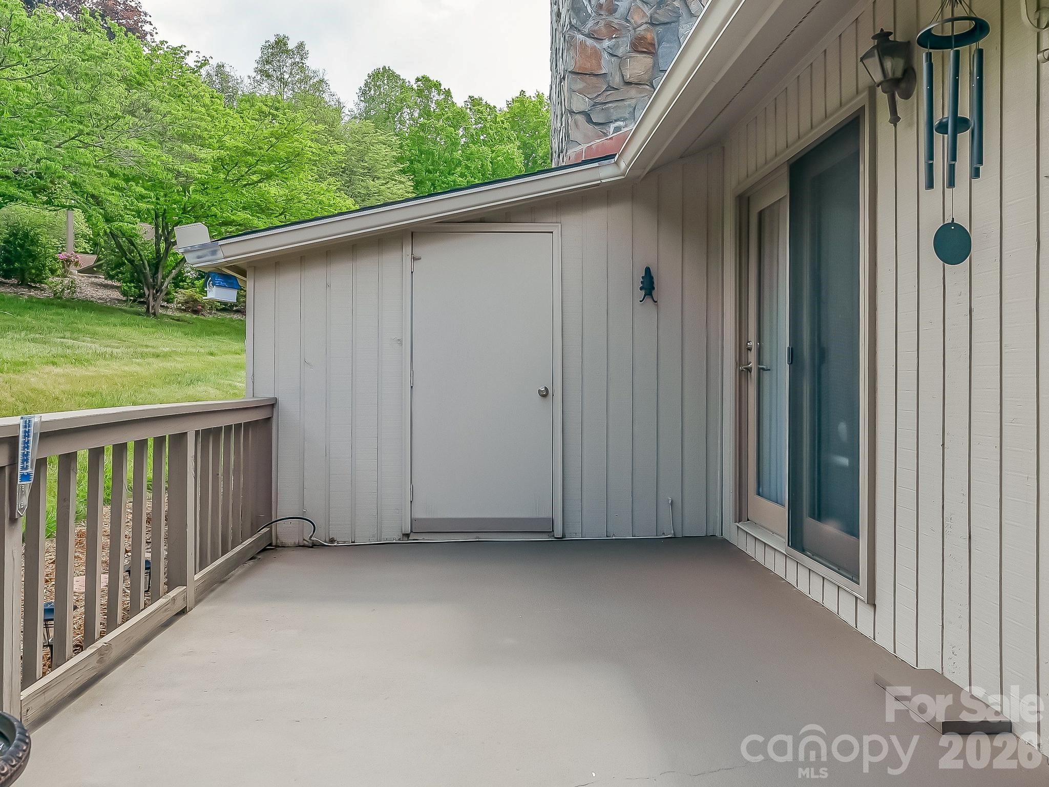 136 Deerlake Drive — Asheville