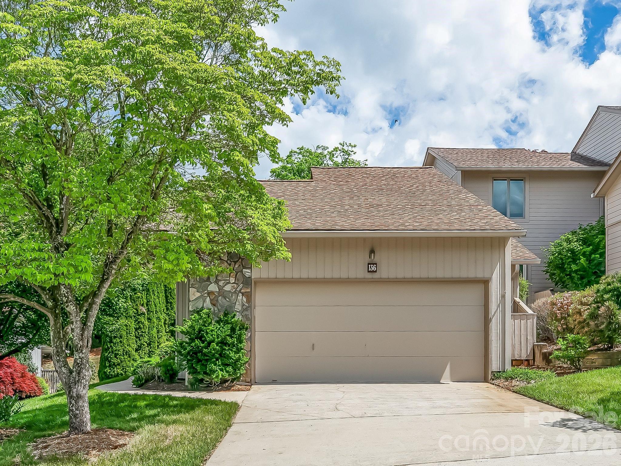 136 Deerlake Drive — Asheville