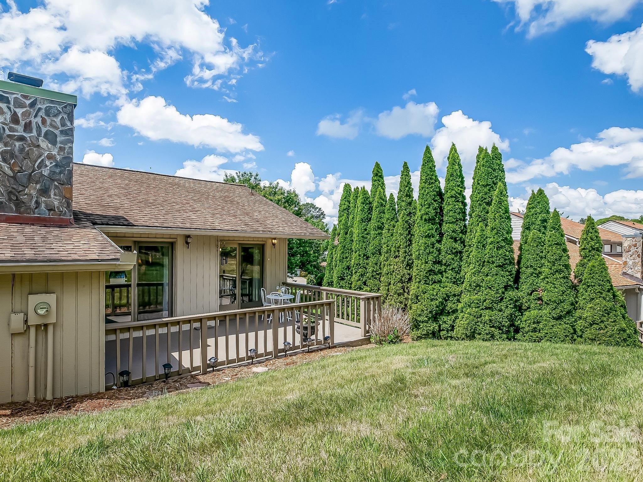 136 Deerlake Drive — Asheville