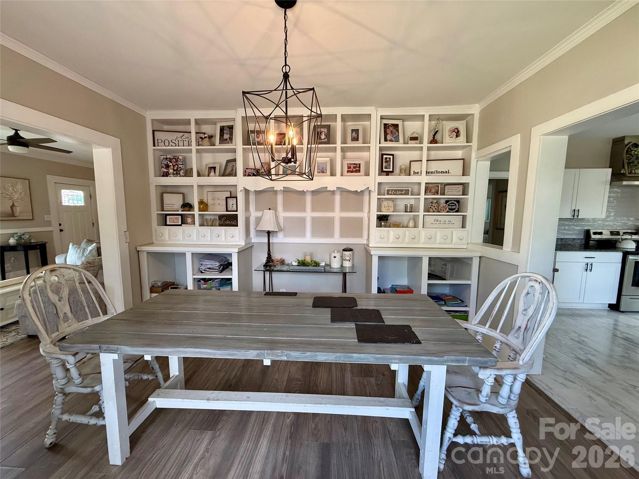 2709 N Main Avenue — Newton