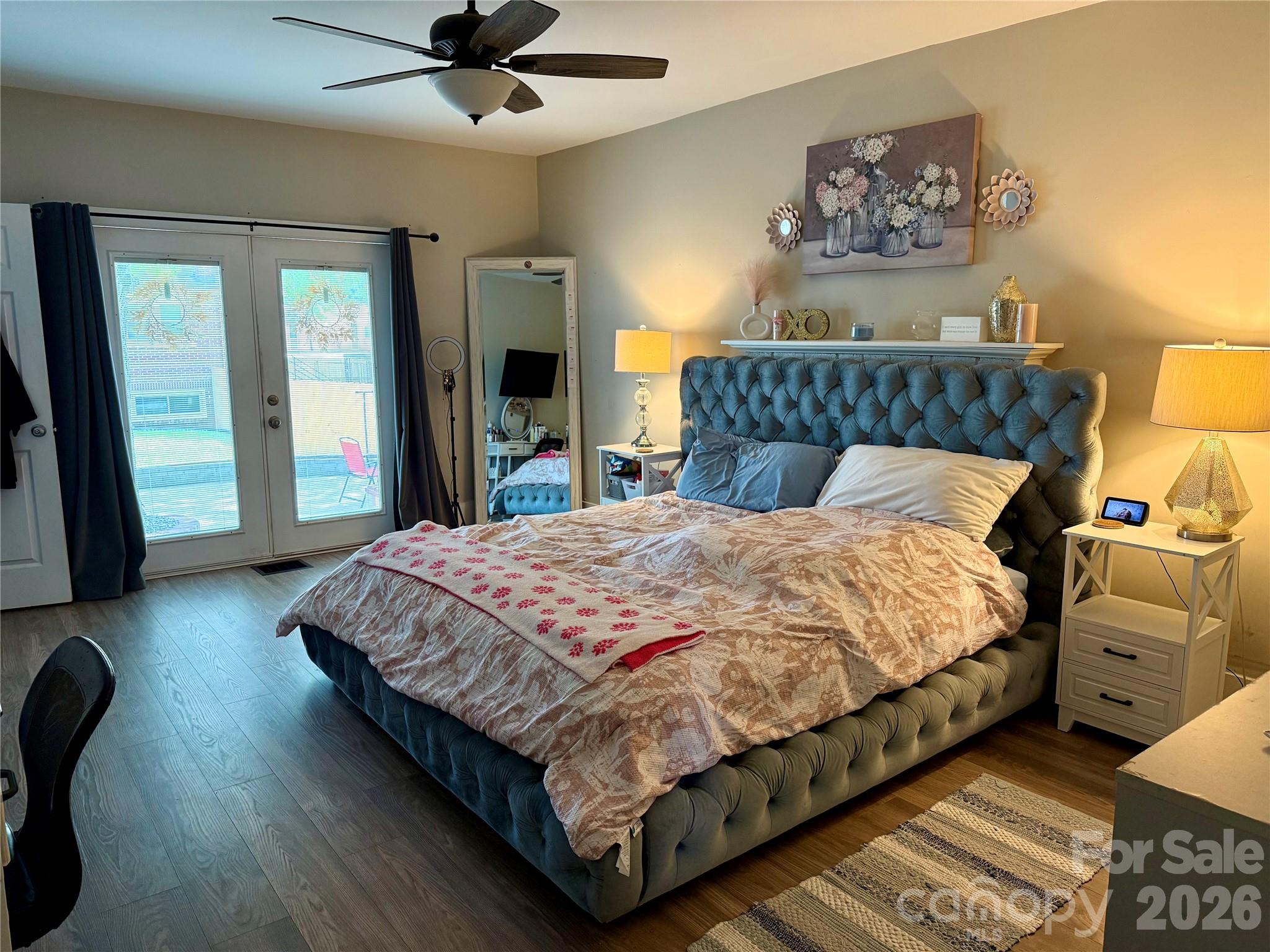 2709 N Main Avenue — Newton