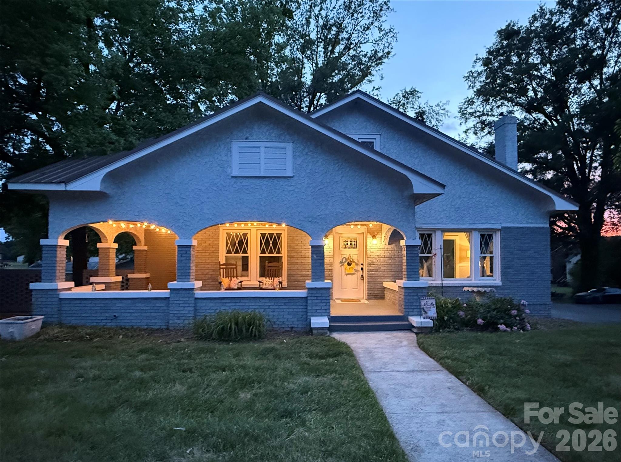 2709 N Main Avenue — Newton