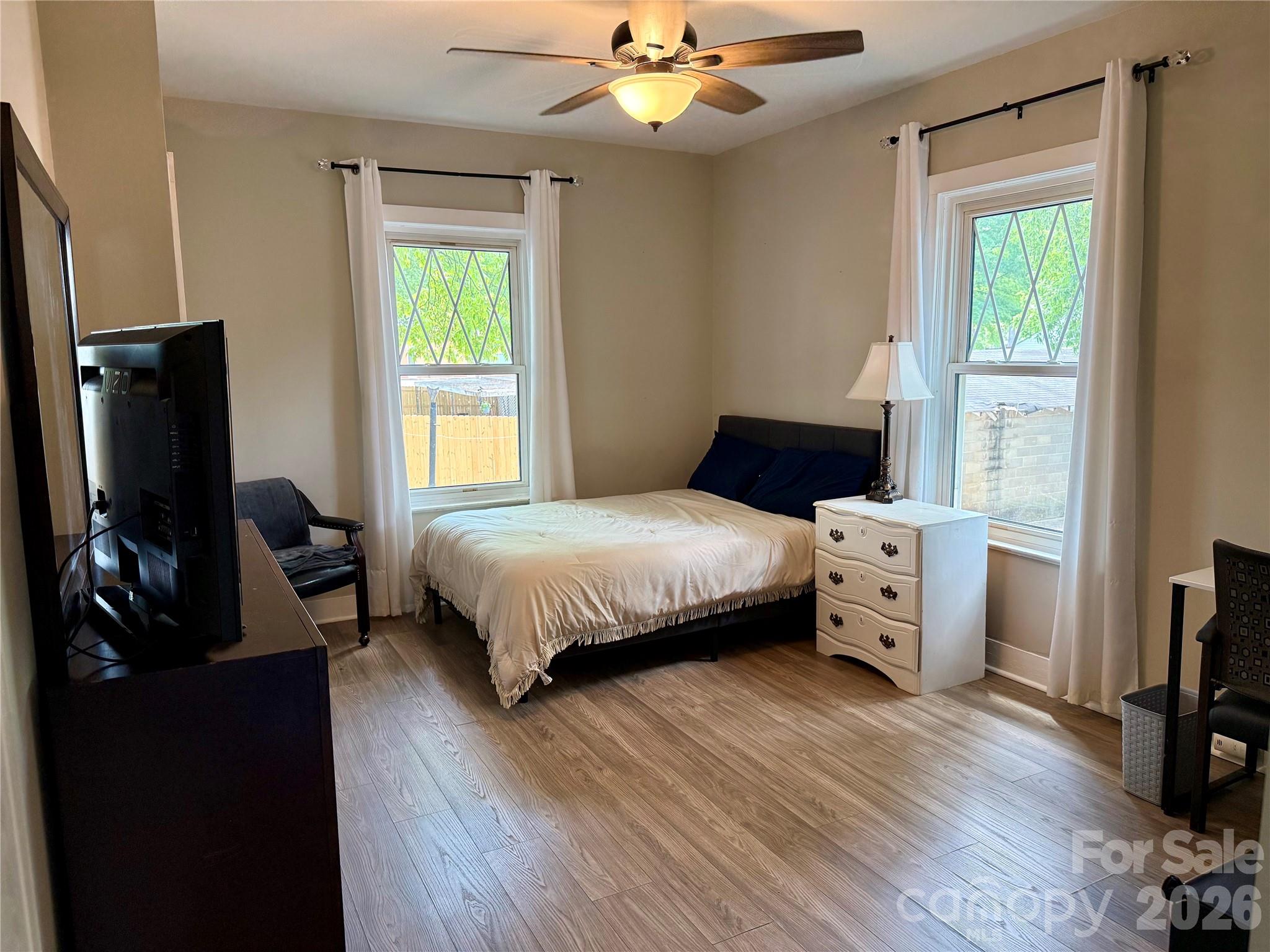 2709 N Main Avenue — Newton