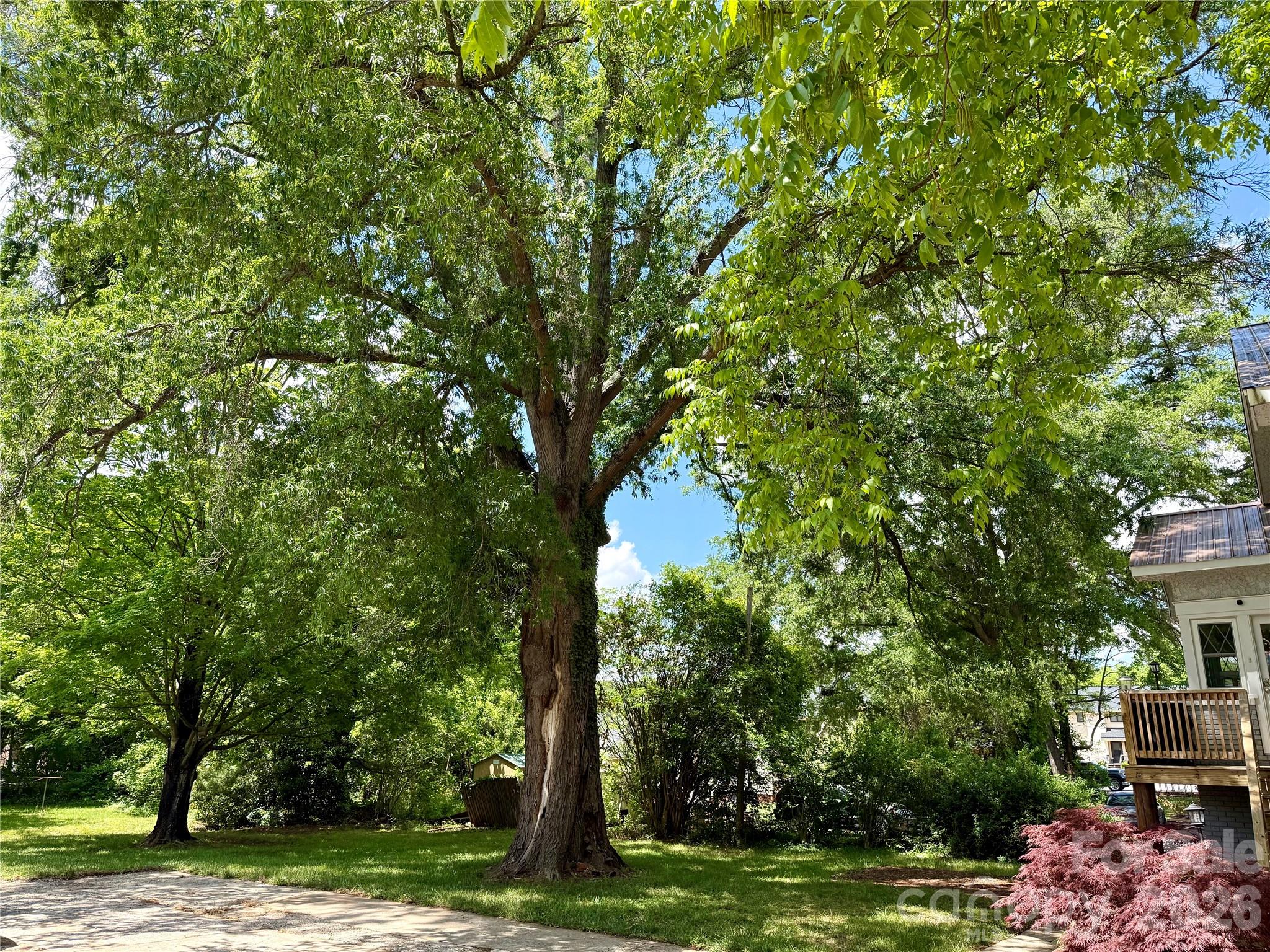 2709 N Main Avenue — Newton