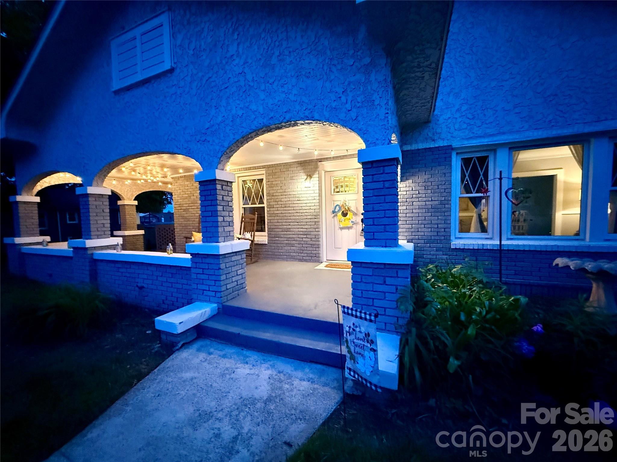 2709 N Main Avenue — Newton