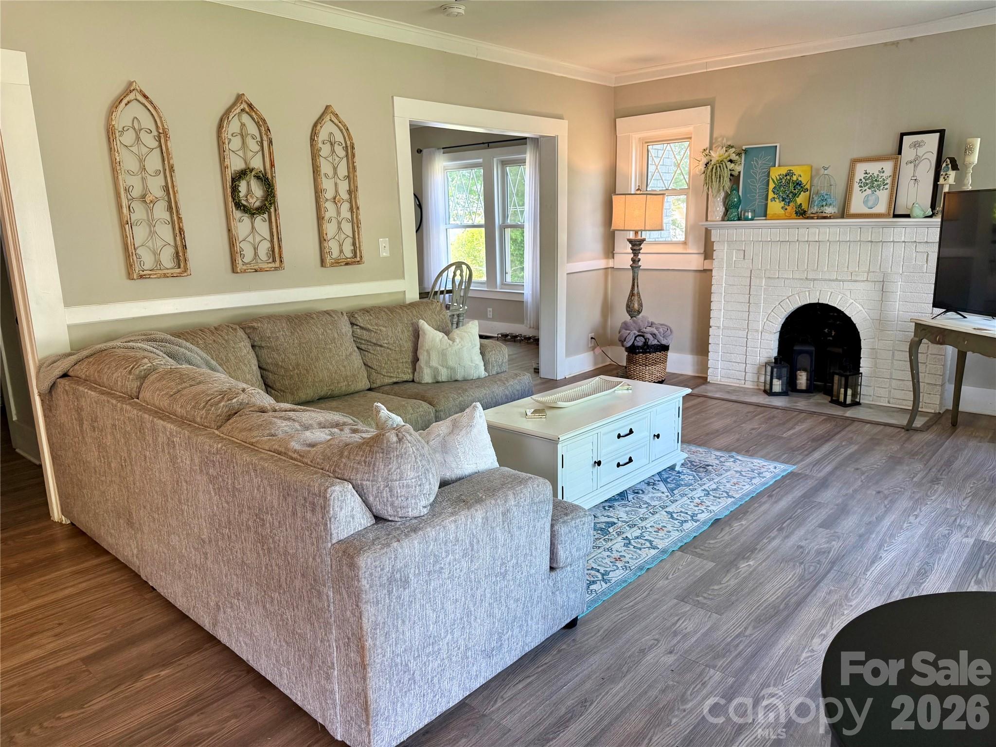 2709 N Main Avenue — Newton
