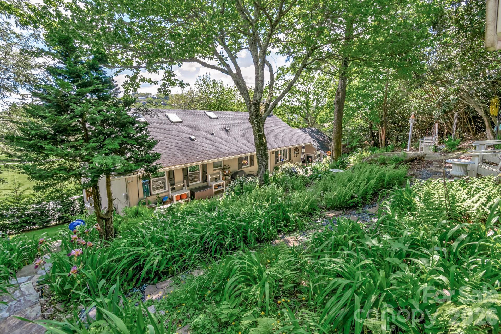 195 Fairway Lane — Blowing Rock