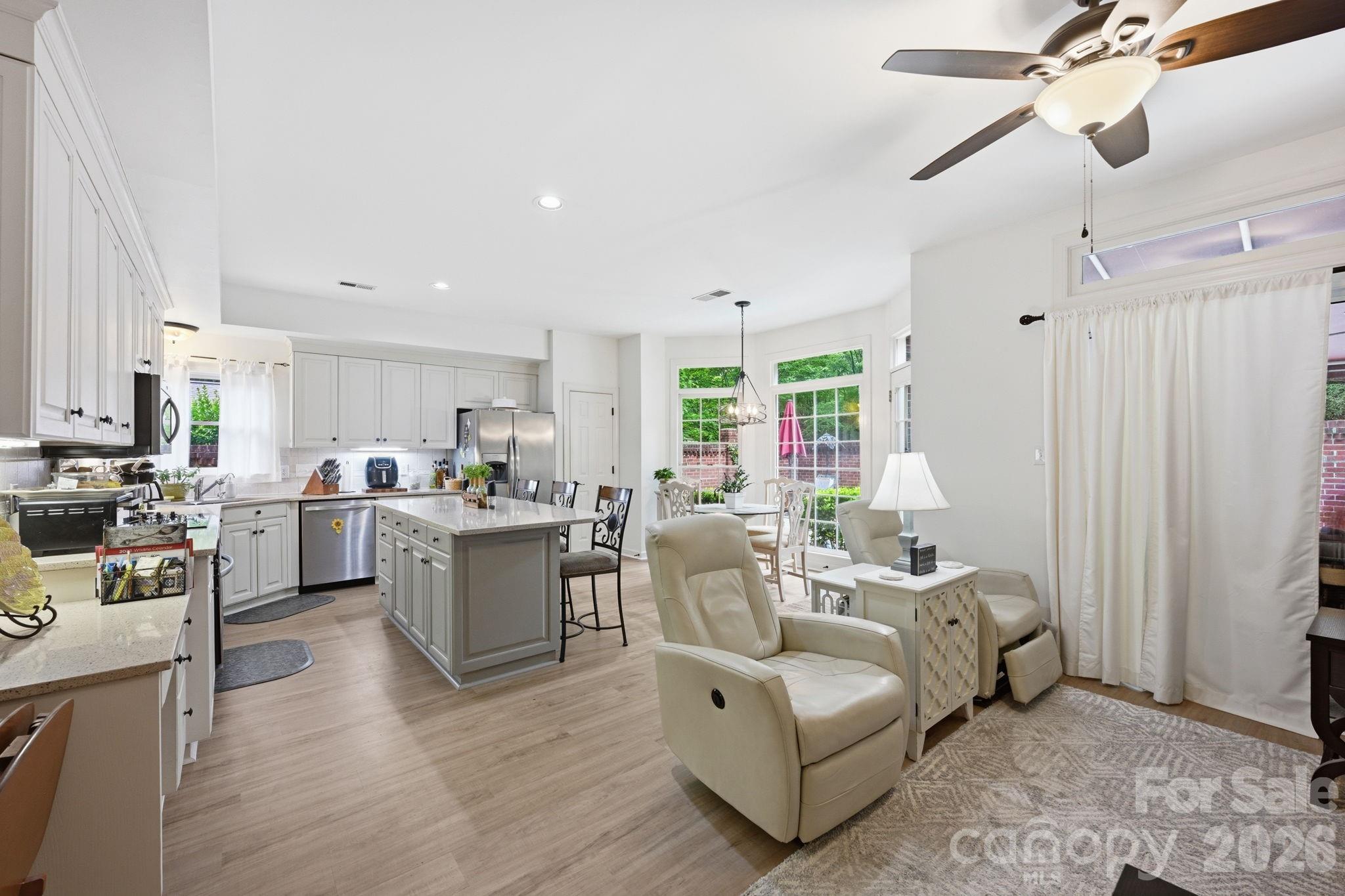 7014 Walton Heath Lane — Charlotte