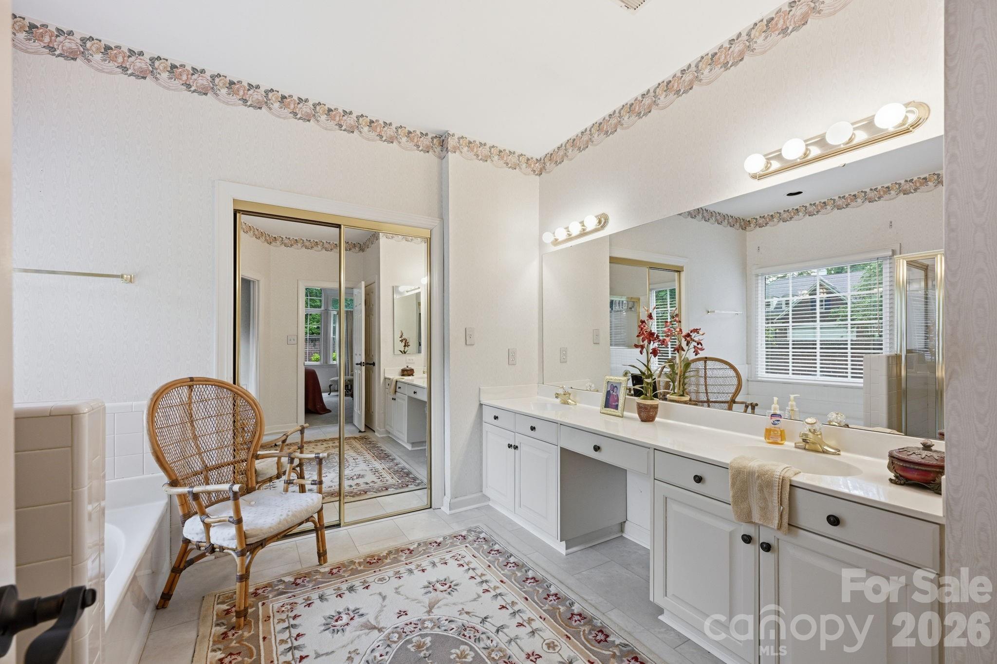 7014 Walton Heath Lane — Charlotte