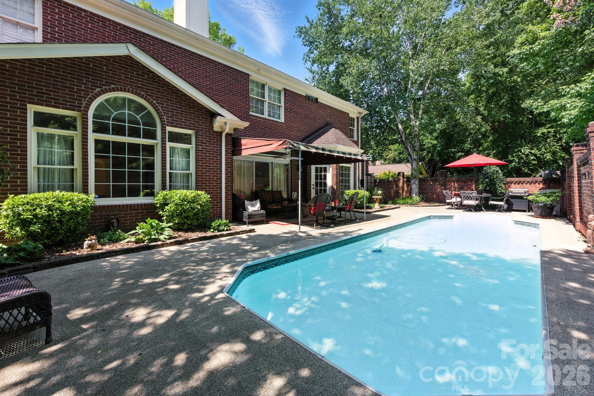 7014 Walton Heath Lane — Charlotte