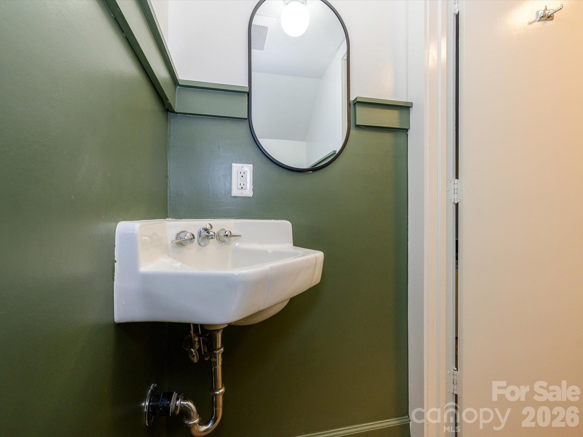 3738 Winding Creek Lane — Charlotte