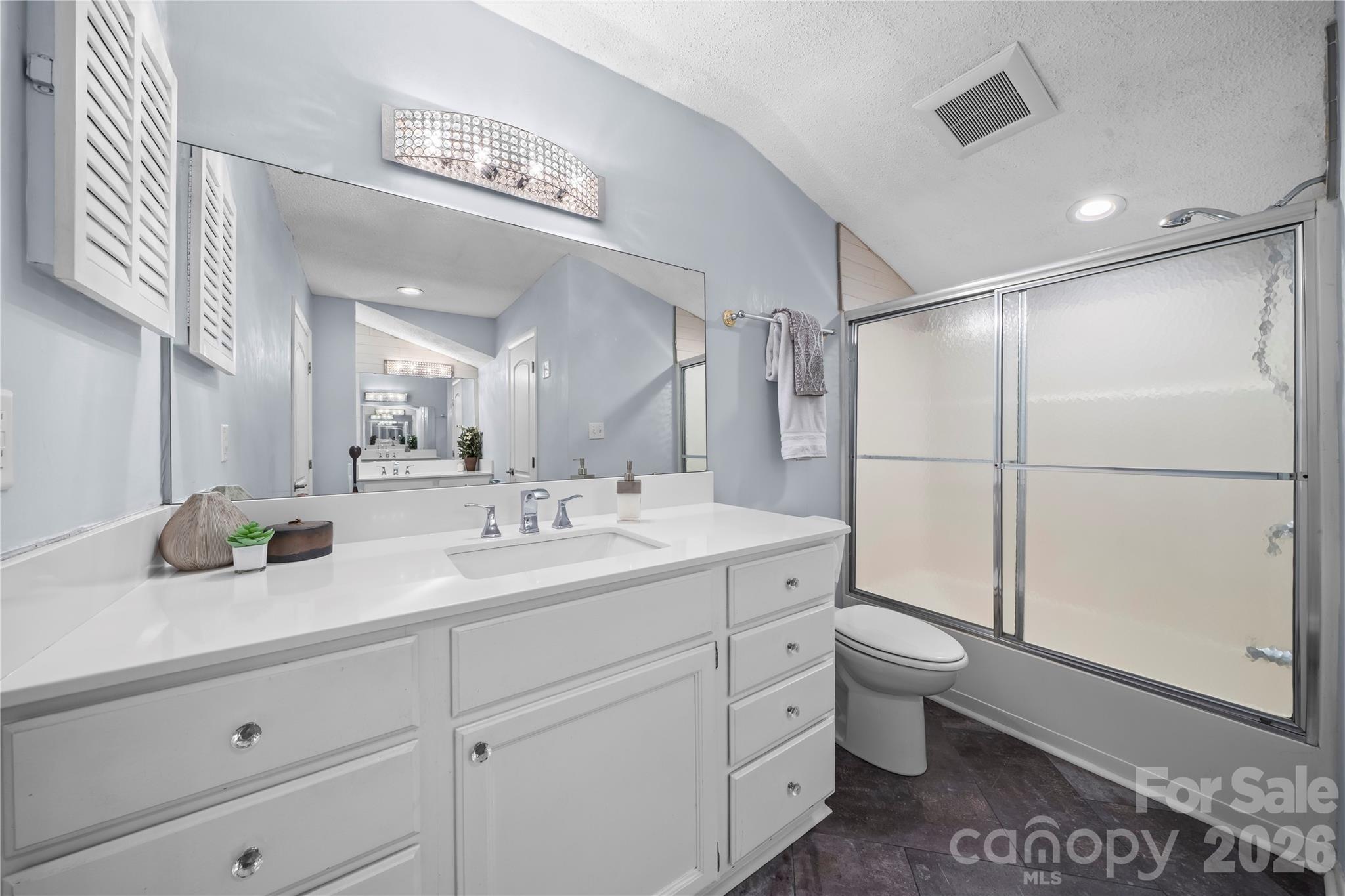 78 Ridgeport Road — Clover
