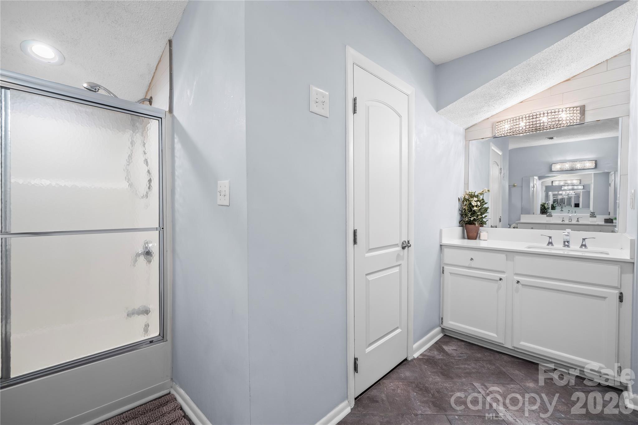 78 Ridgeport Road — Clover