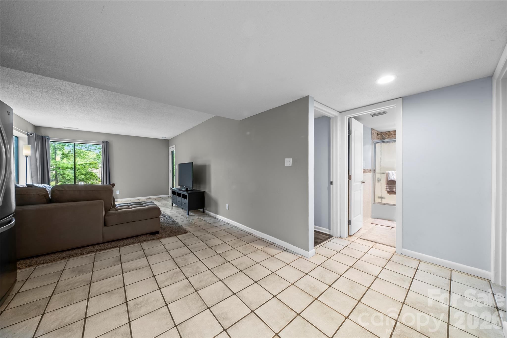 78 Ridgeport Road — Clover