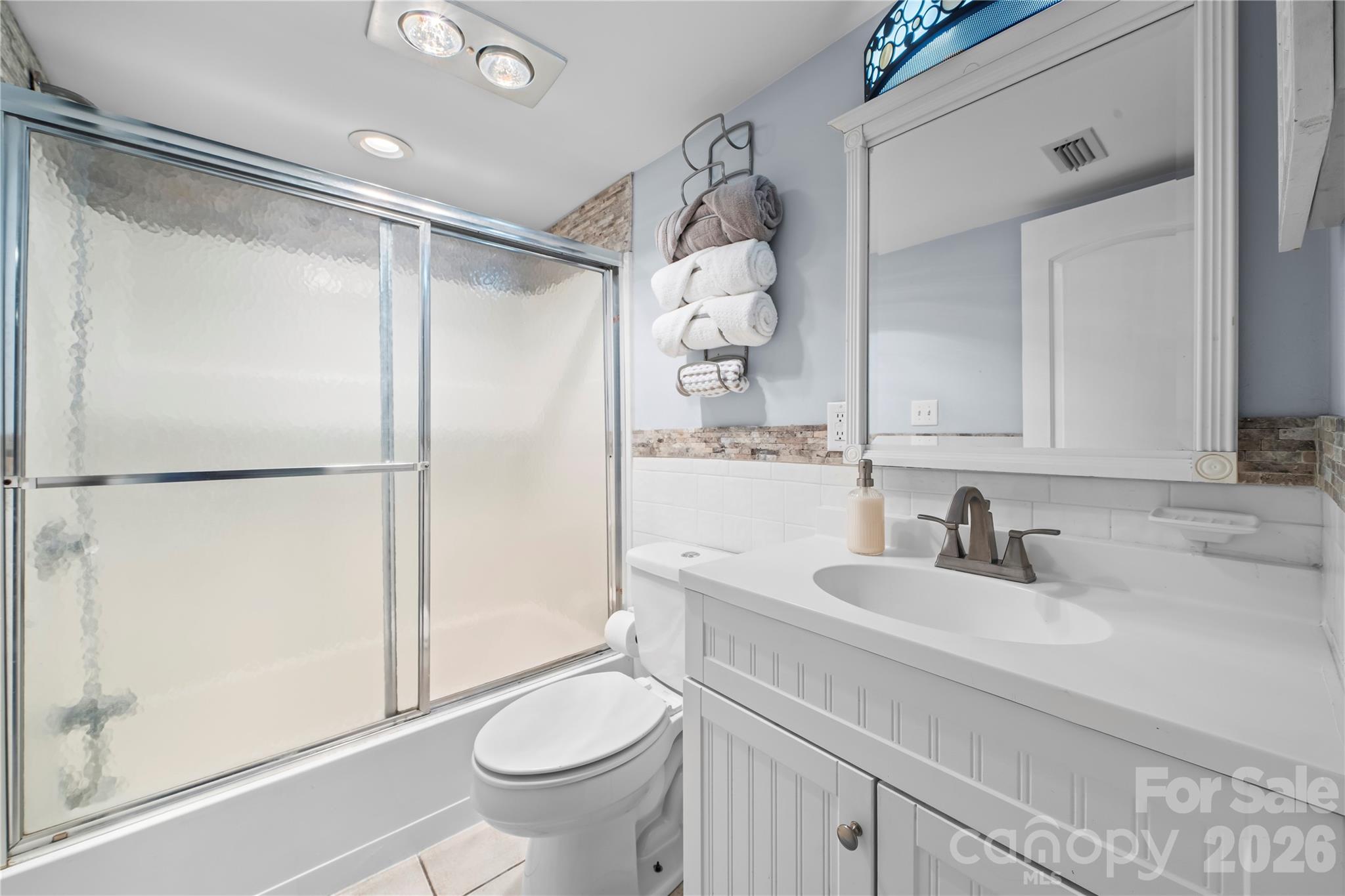 78 Ridgeport Road — Clover