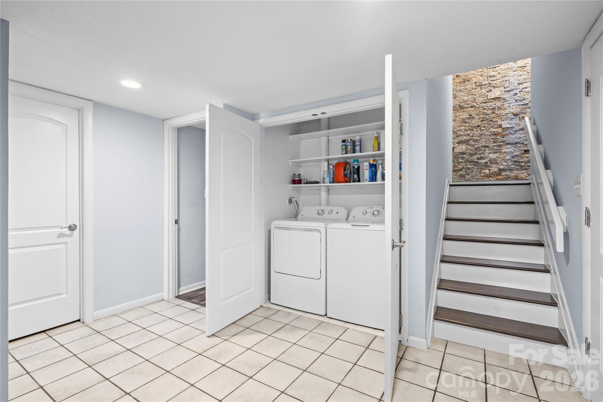 78 Ridgeport Road — Clover