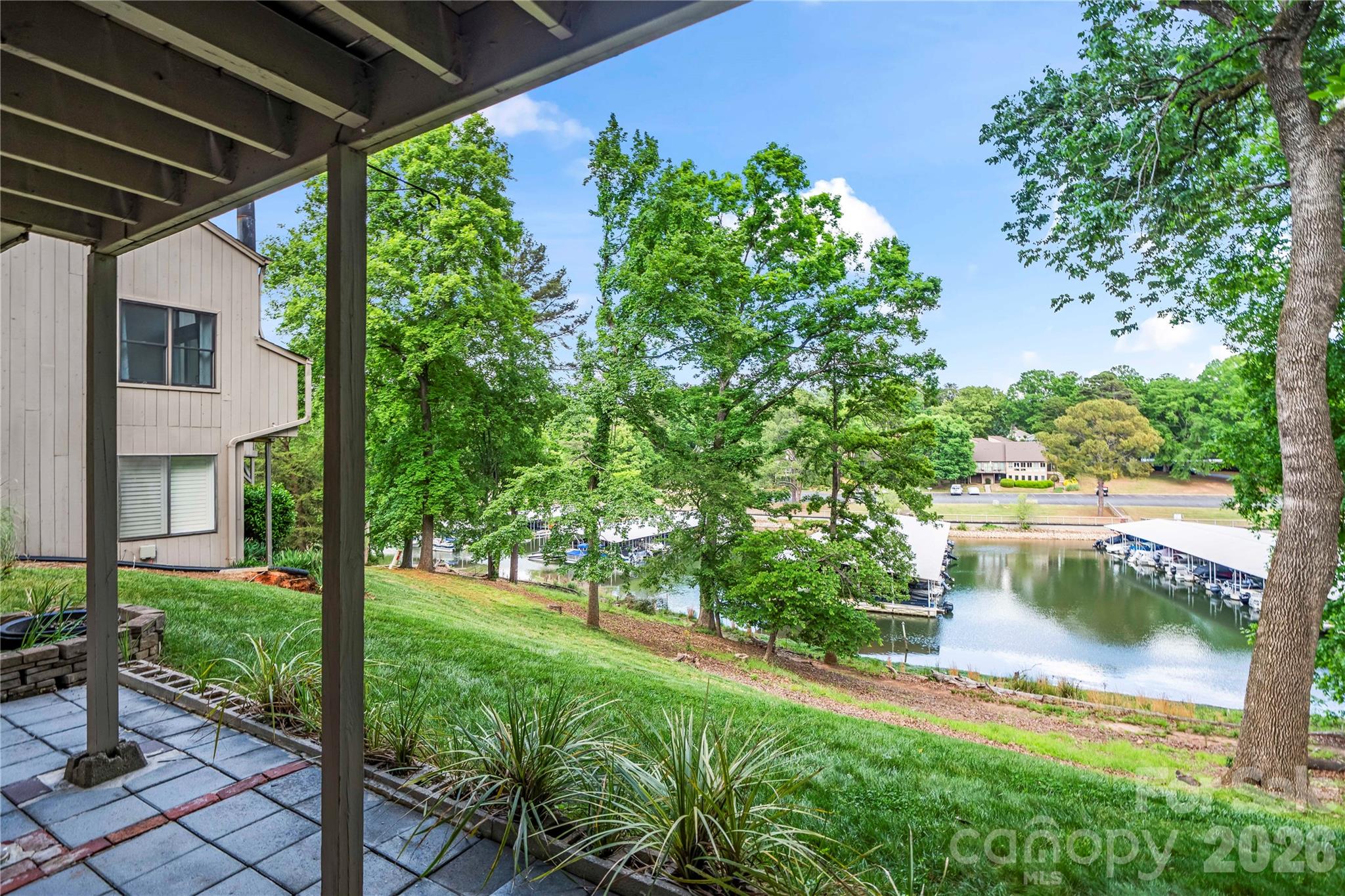 78 Ridgeport Road — Clover