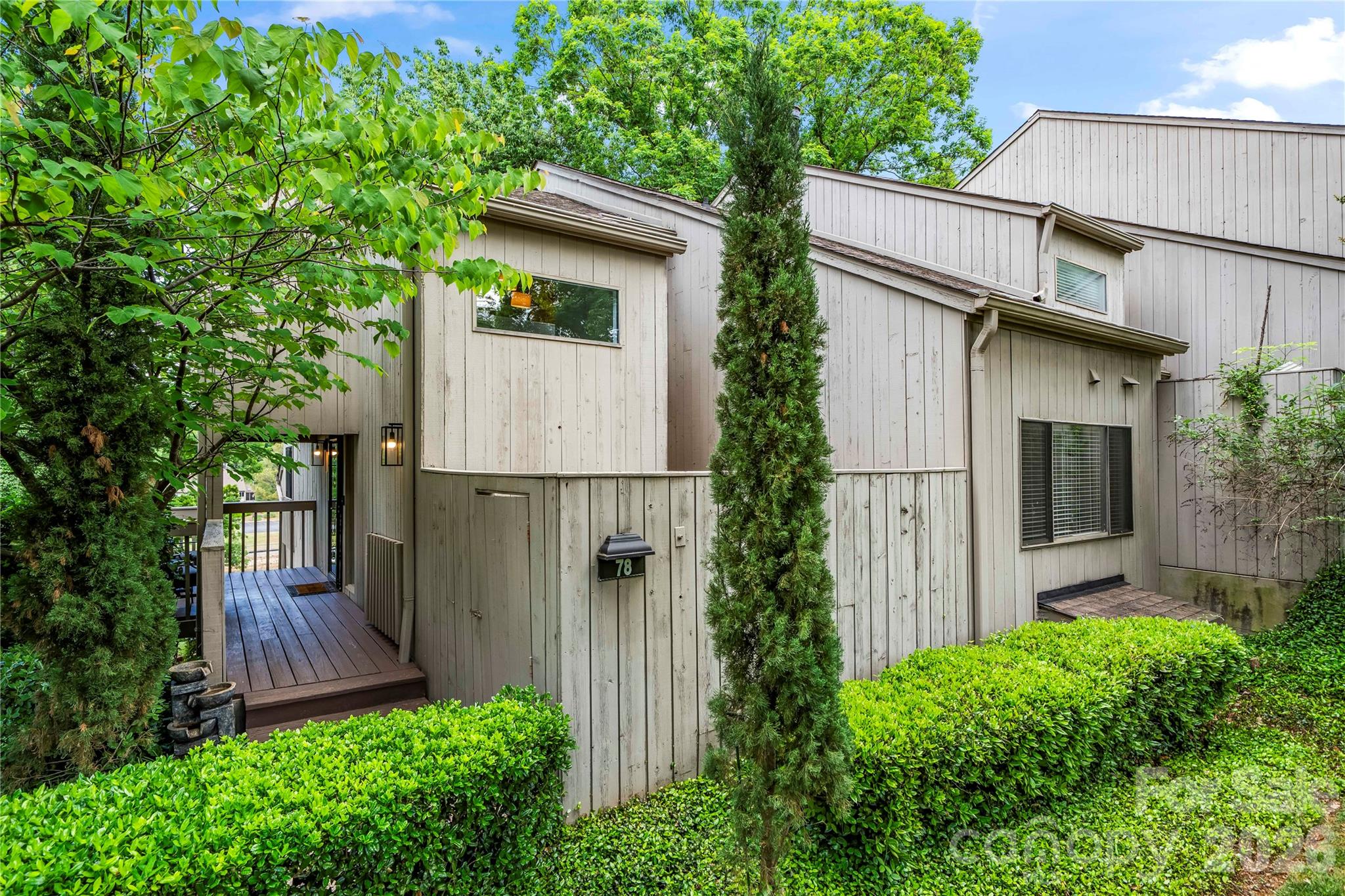 78 Ridgeport Road — Clover