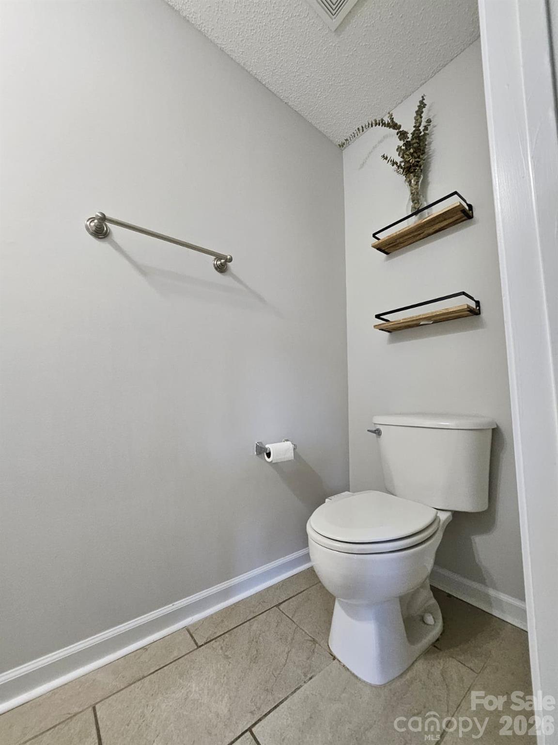 12211 Hood Bend Court — Charlotte