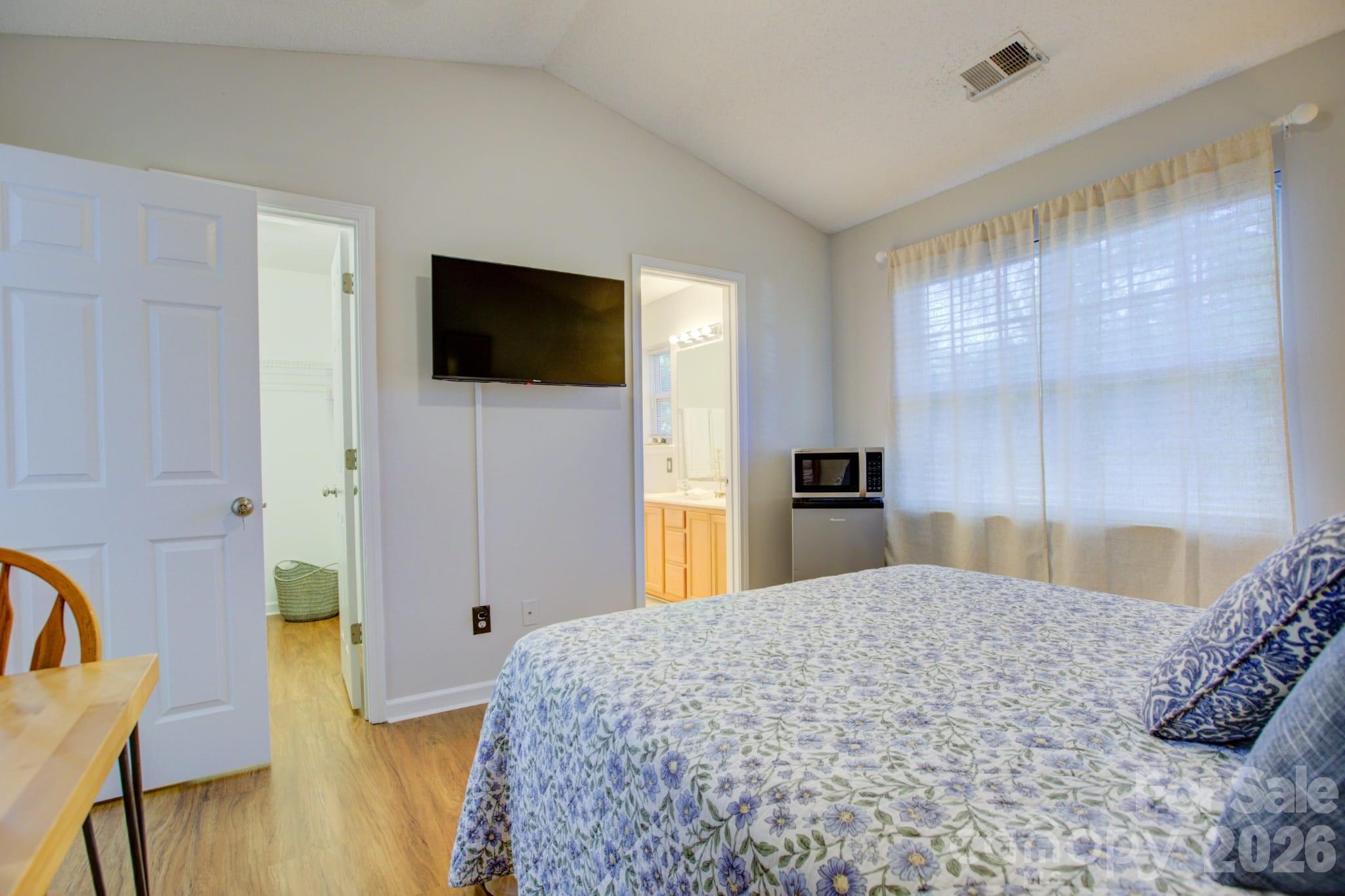 12211 Hood Bend Court — Charlotte