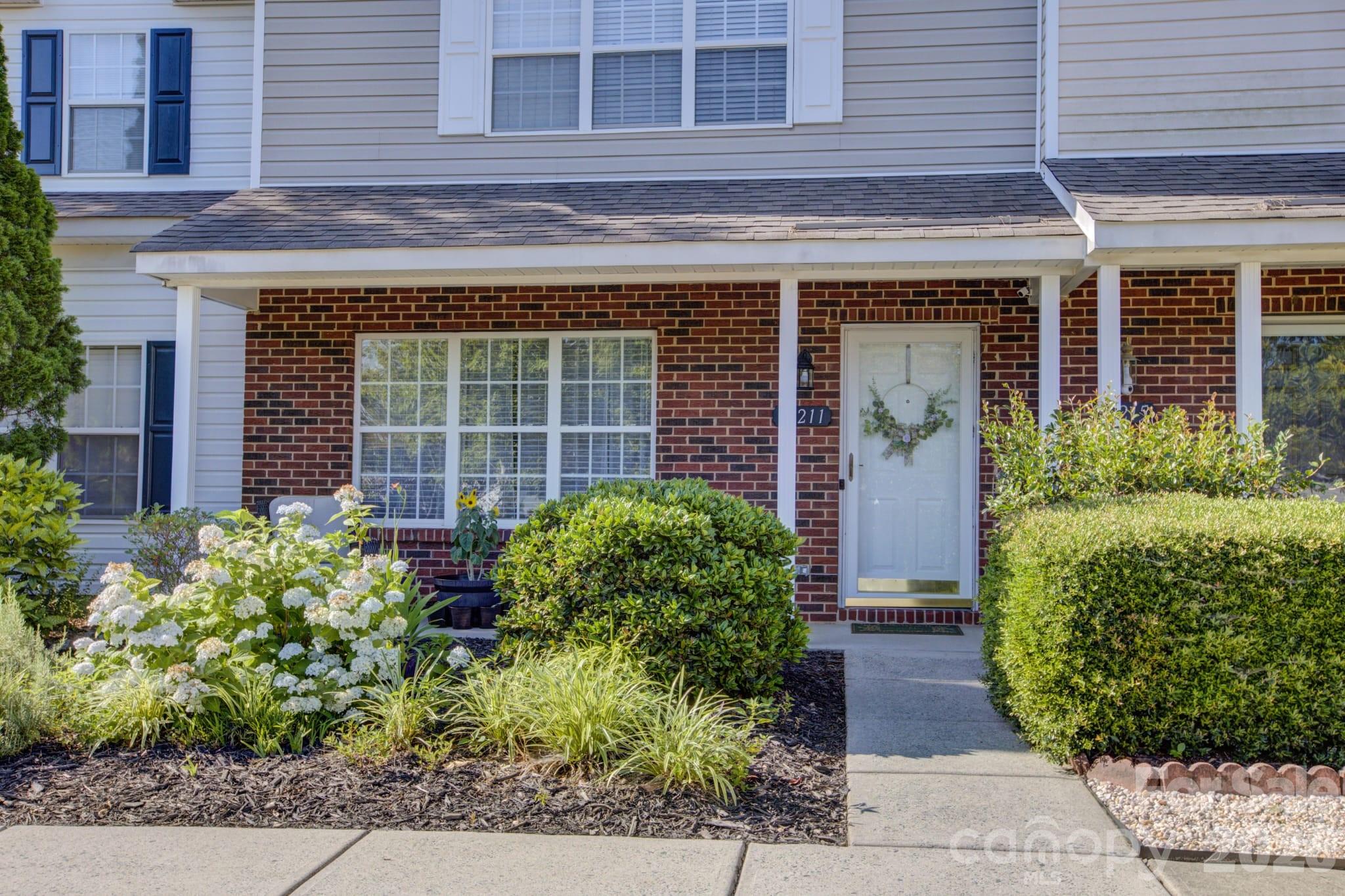 12211 Hood Bend Court — Charlotte