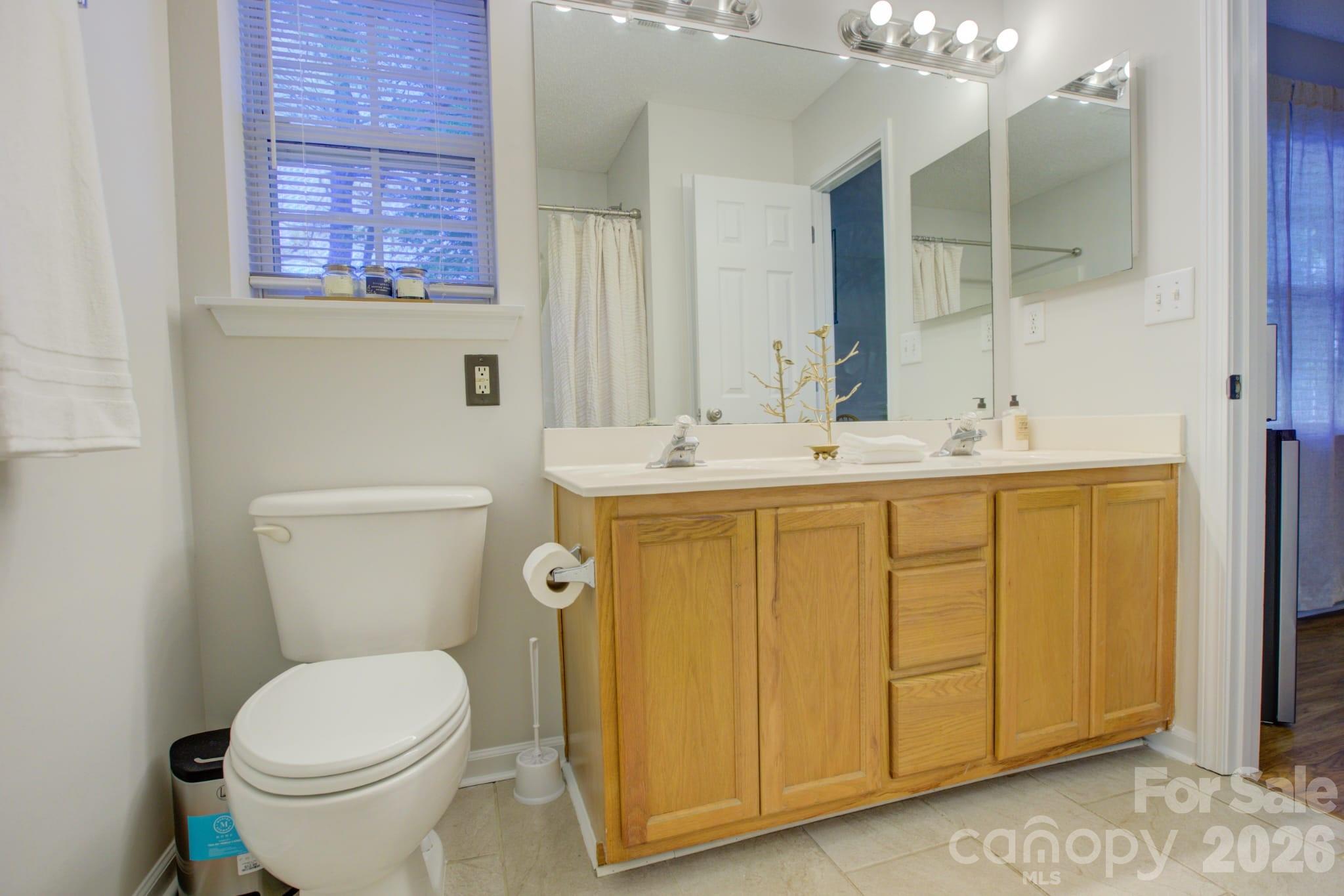 12211 Hood Bend Court — Charlotte