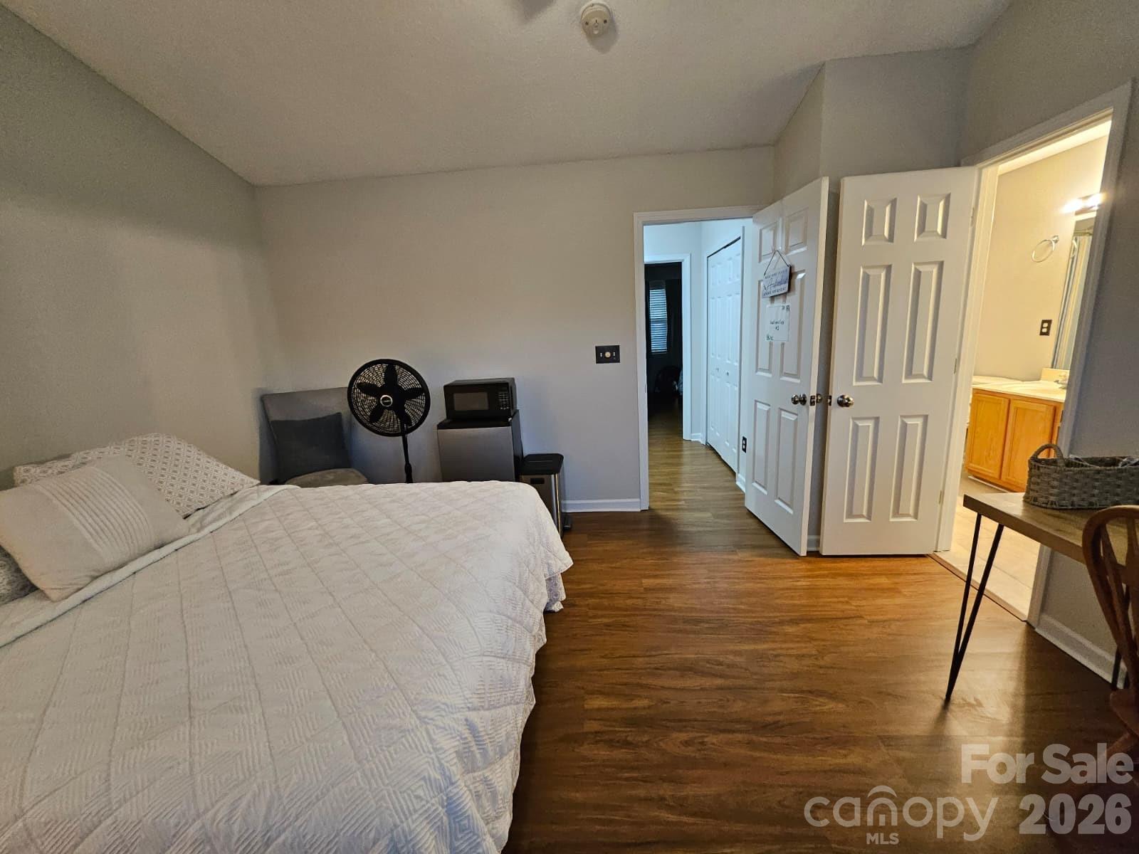 12211 Hood Bend Court — Charlotte