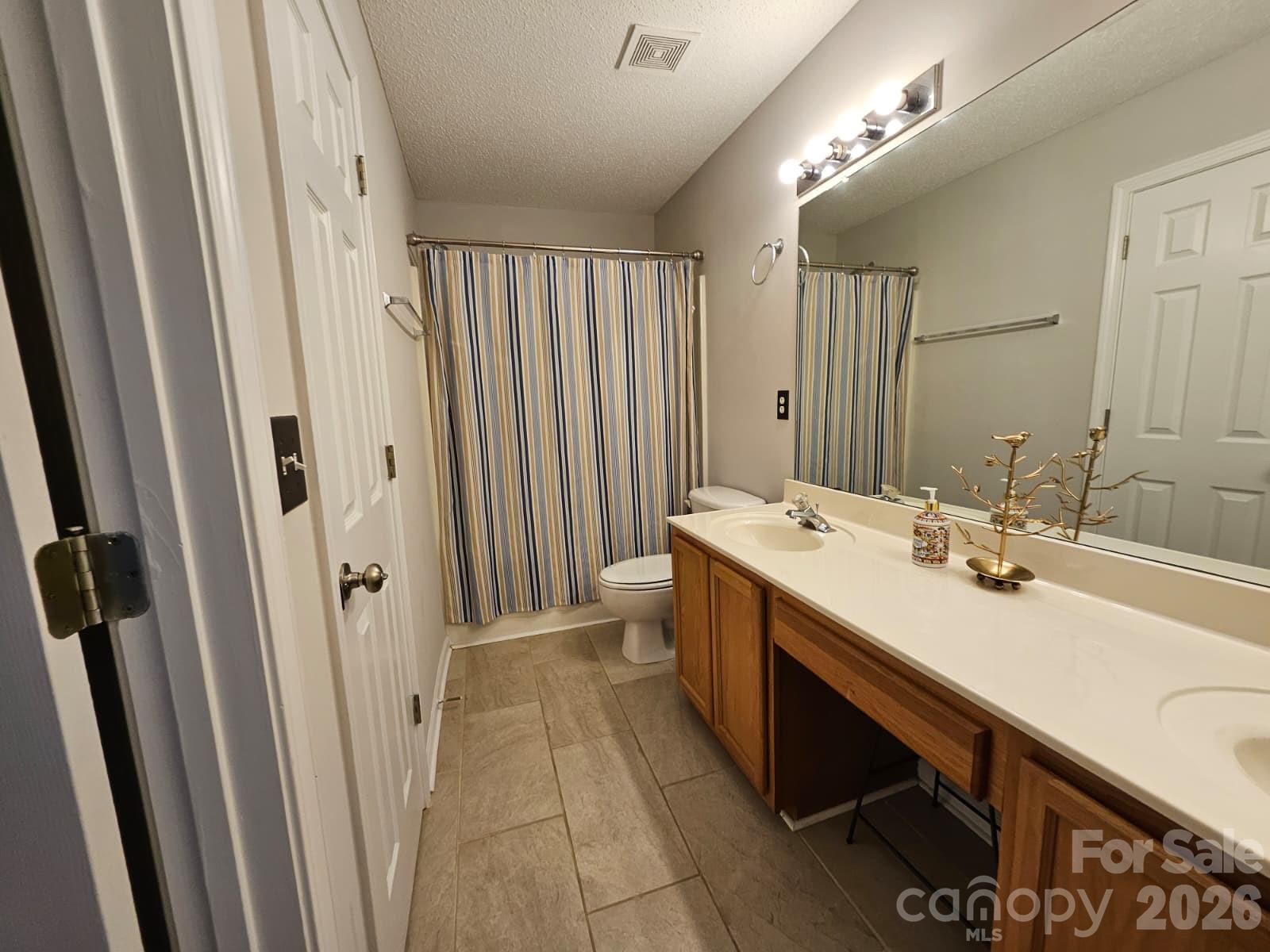 12211 Hood Bend Court — Charlotte