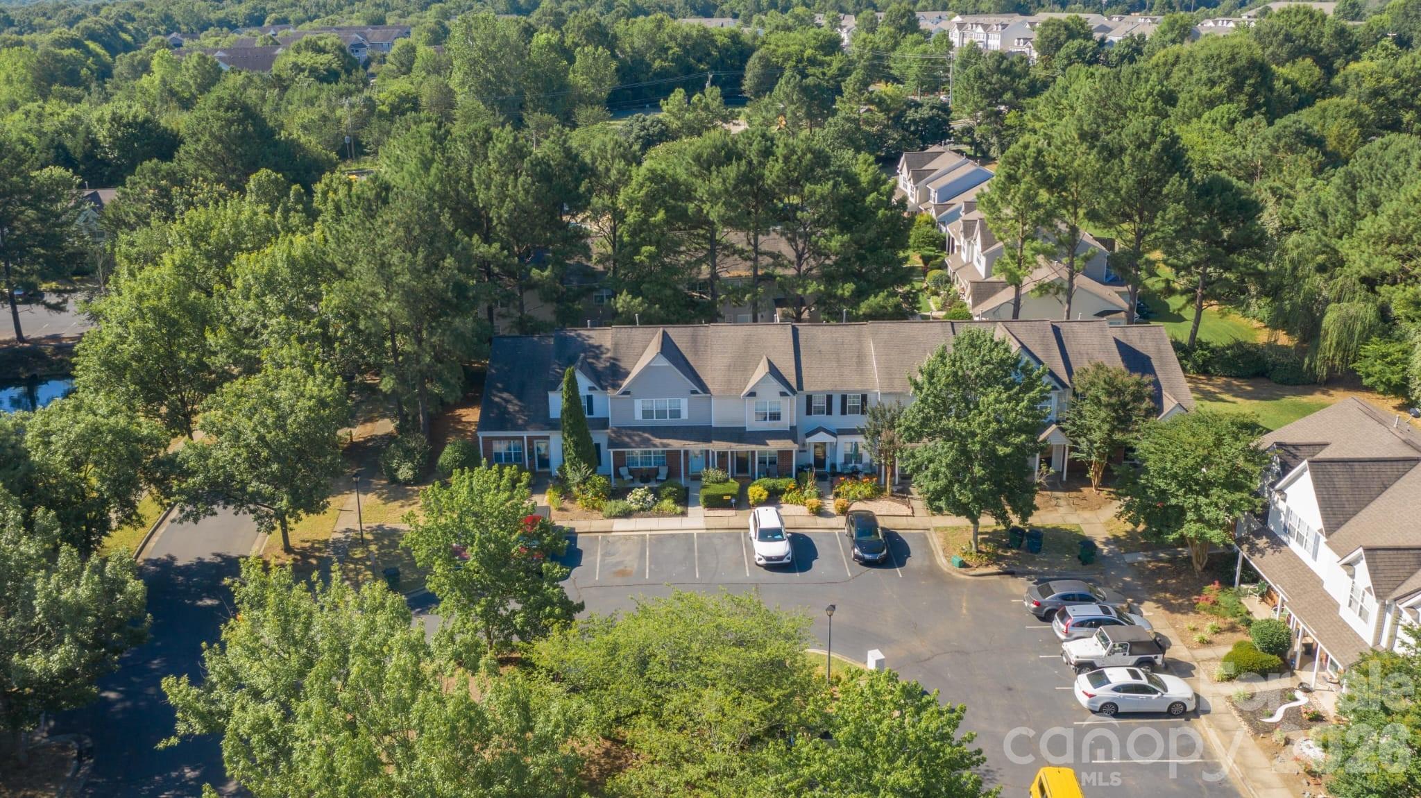 12211 Hood Bend Court — Charlotte