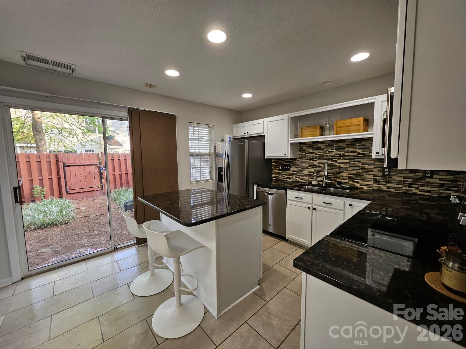 12211 Hood Bend Court — Charlotte